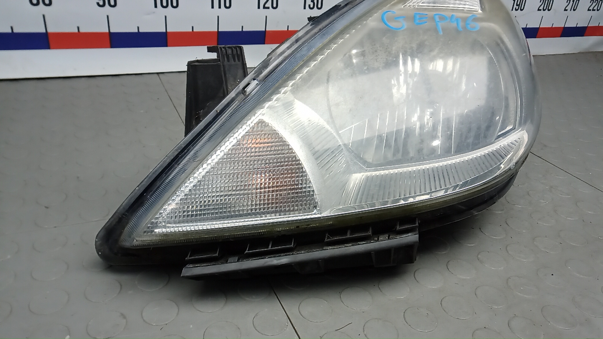 Фара левая