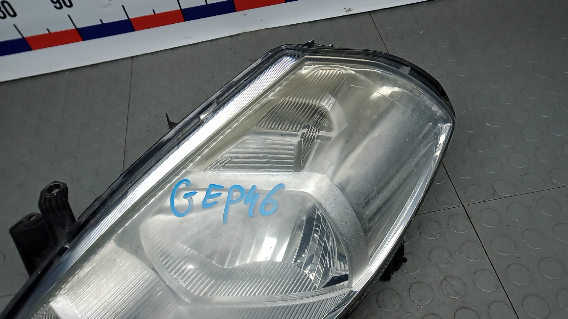 Фара левая