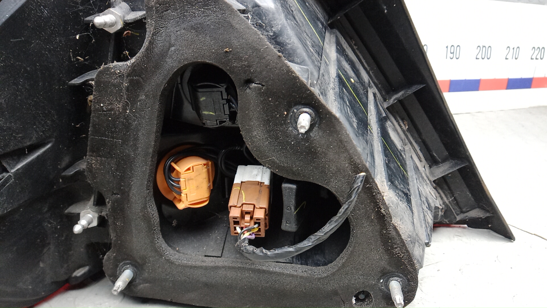 Фонарь задний правый