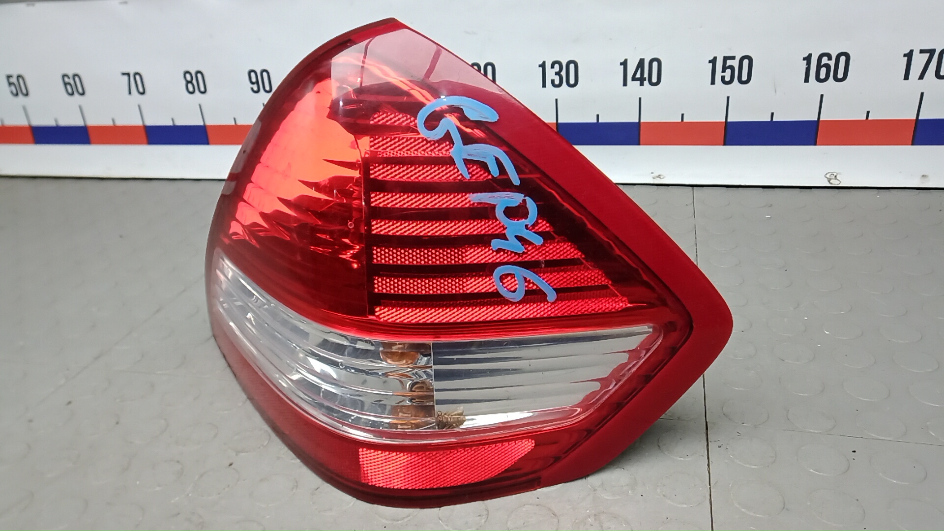 Фонарь задний правый