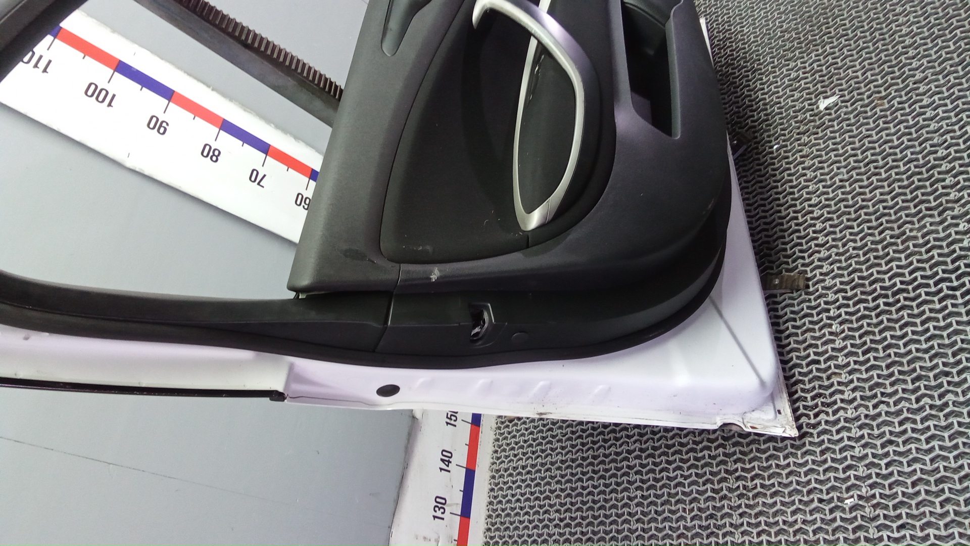 Дверь передняя левая