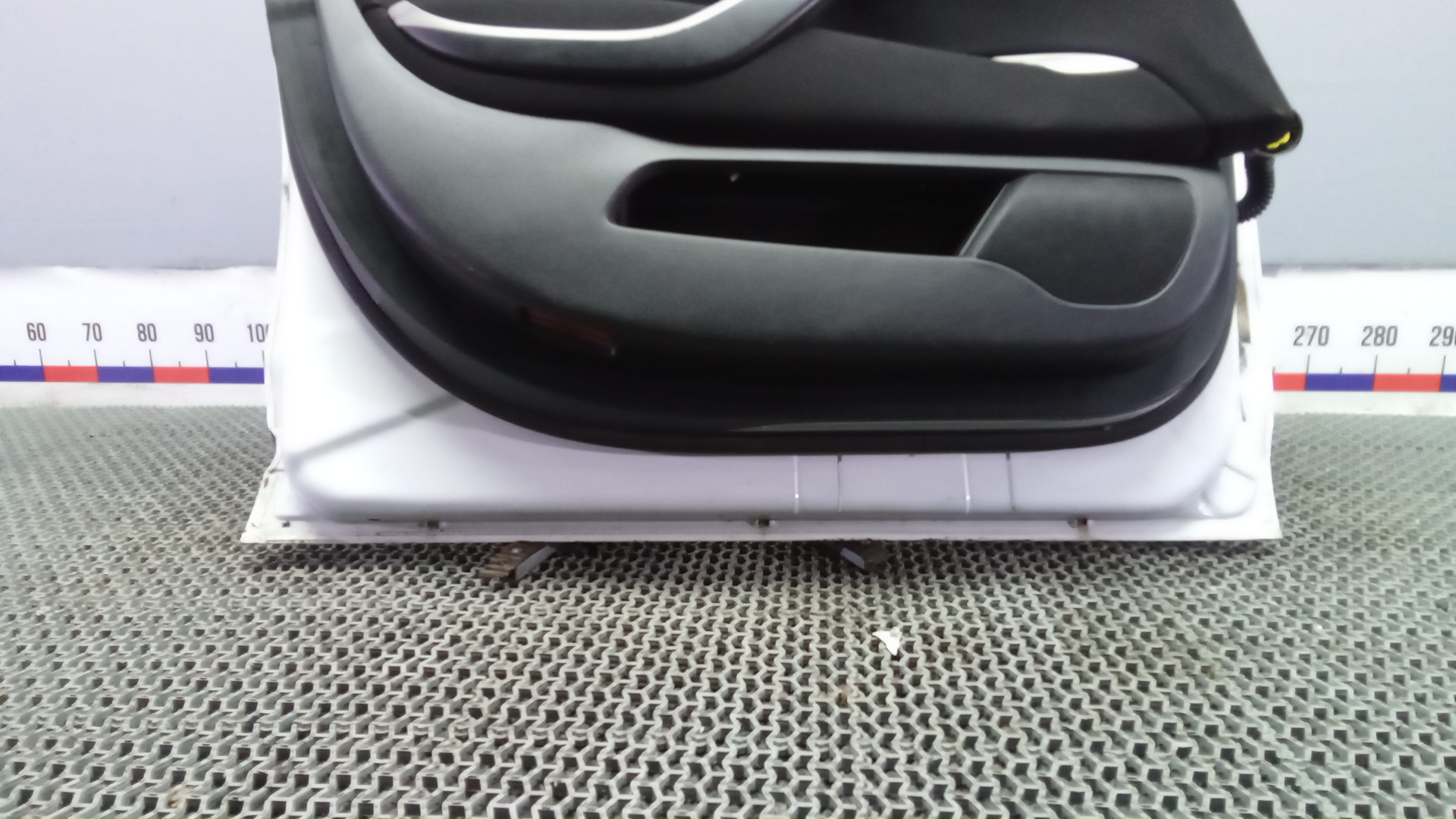 Дверь передняя левая