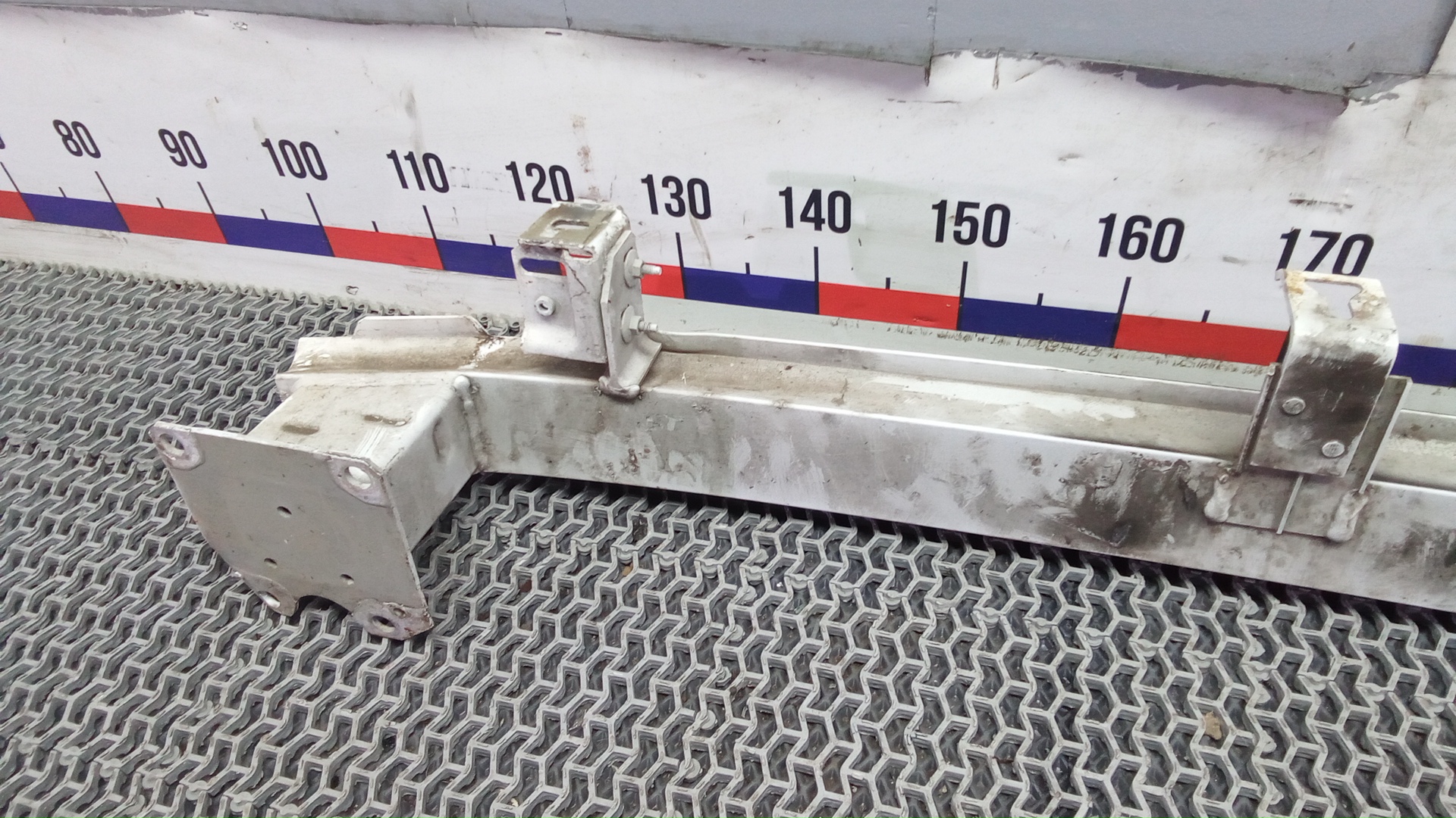 Кронштейн усилителя переднего бампера