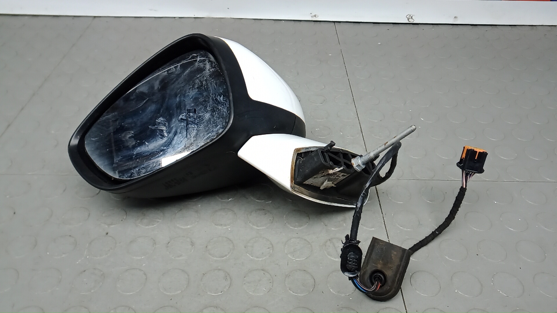 Зеркало левое электрическое