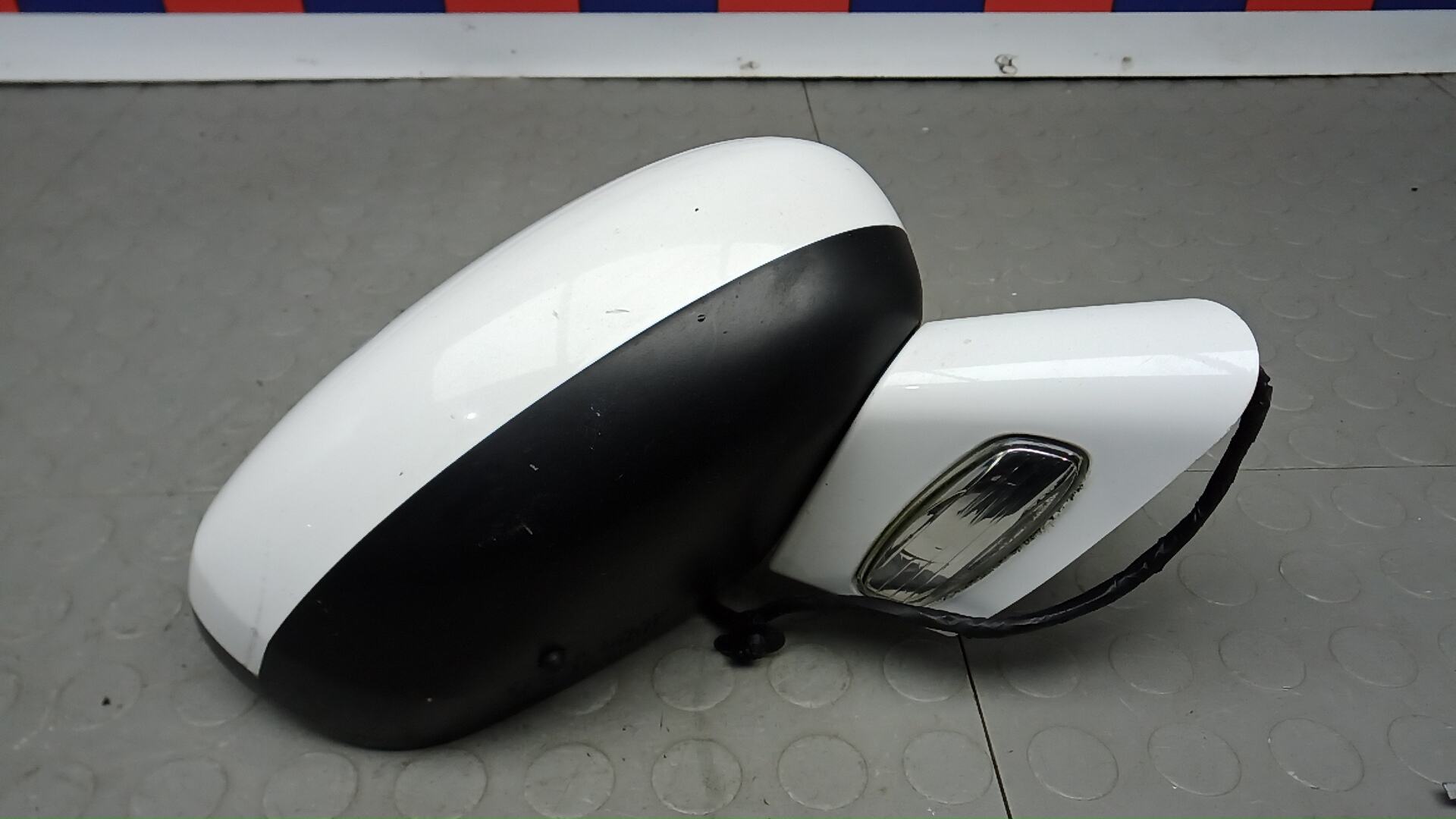 Зеркало правое электрическое