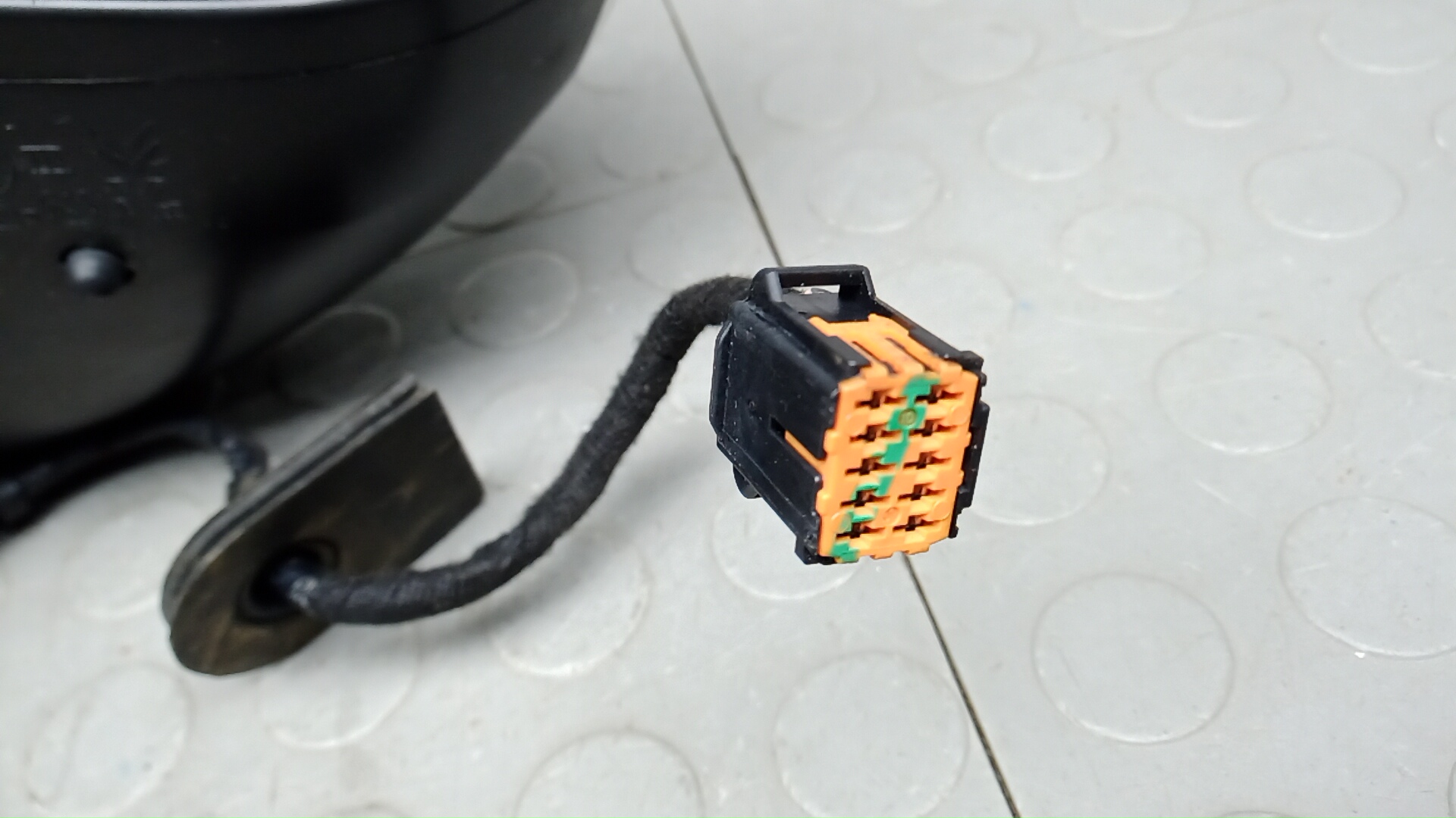 Зеркало правое электрическое