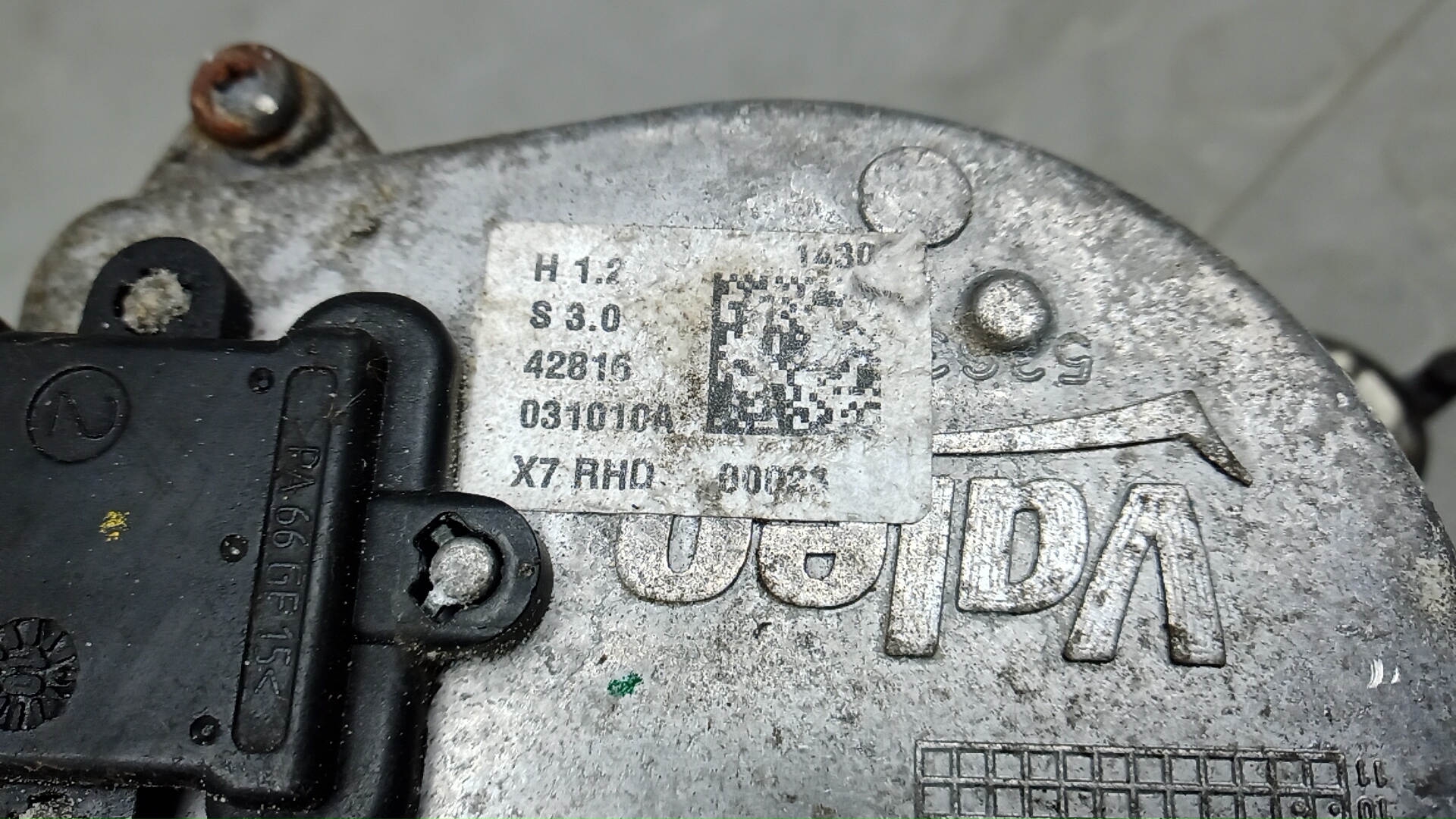 Моторчик стеклоочистителя передний