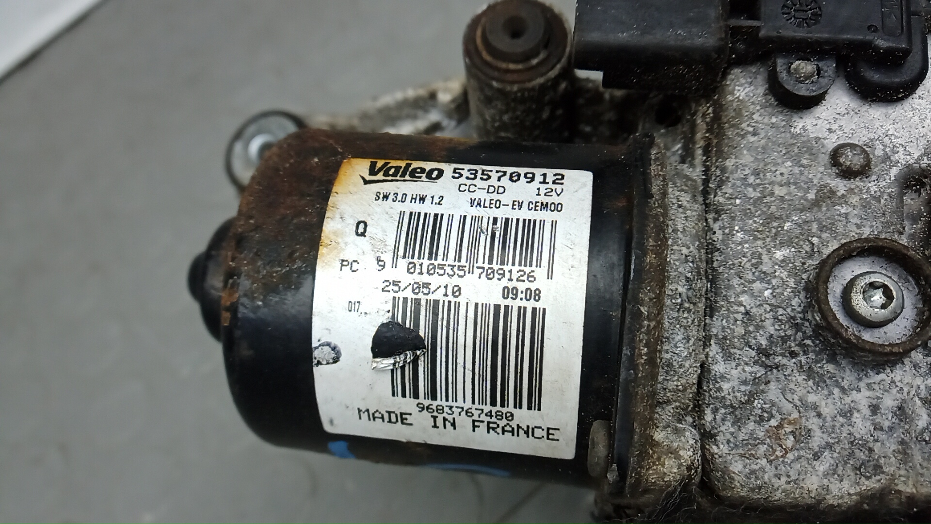 Моторчик стеклоочистителя передний