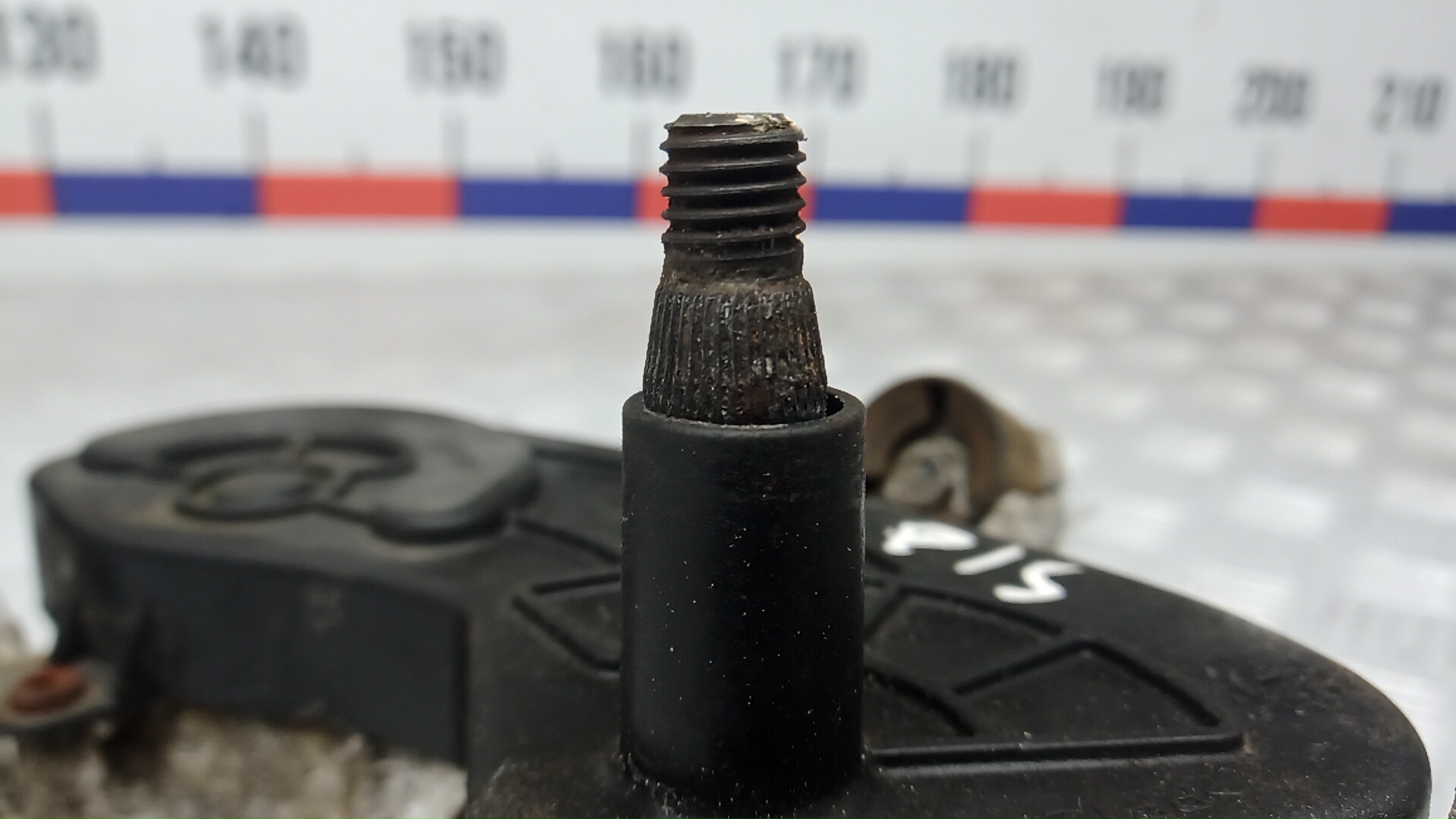 Моторчик стеклоочистителя передний