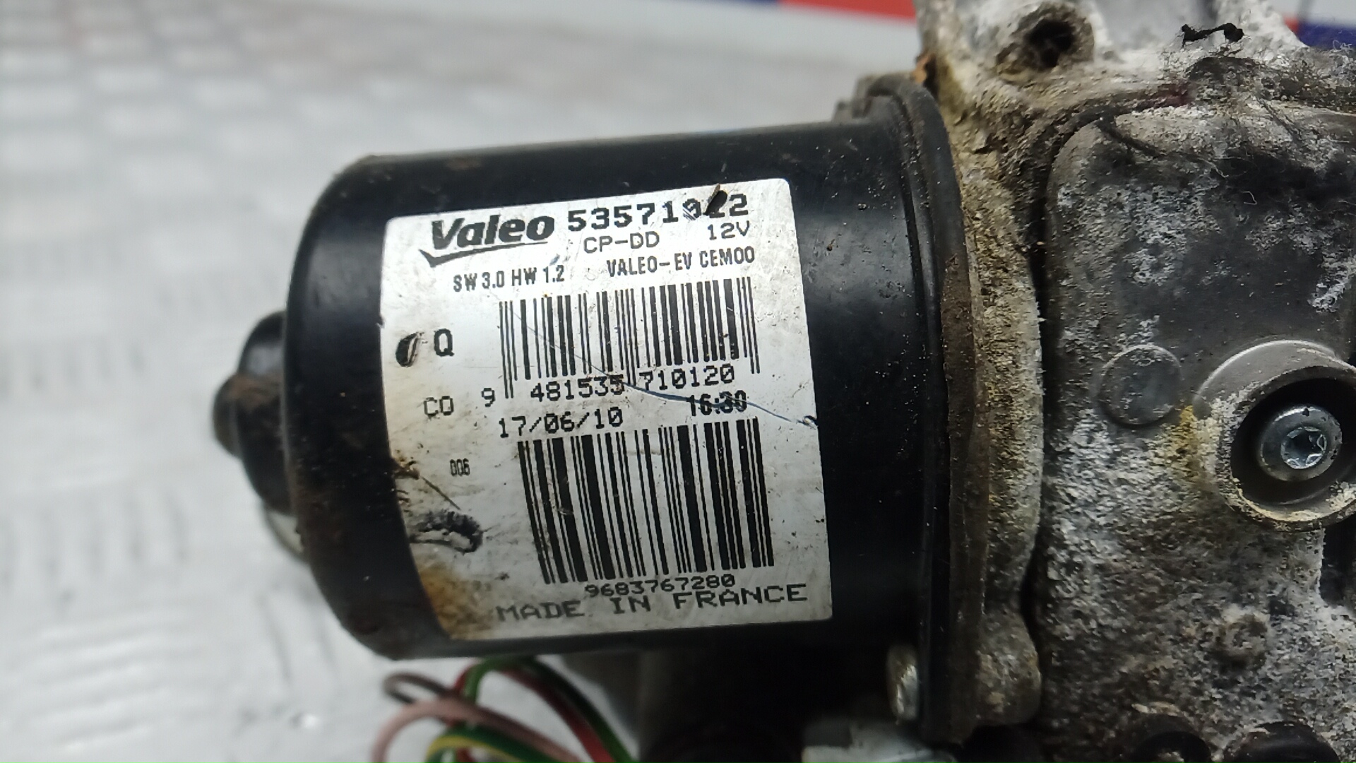 Моторчик стеклоочистителя передний