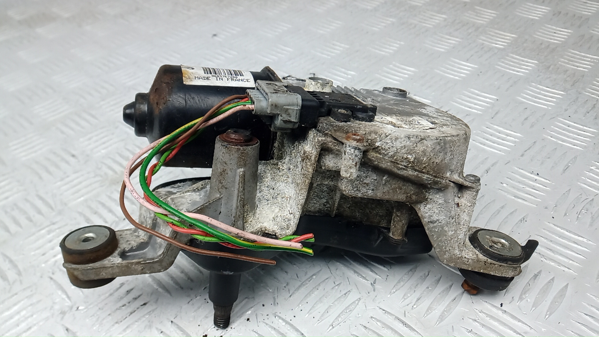 Моторчик стеклоочистителя передний