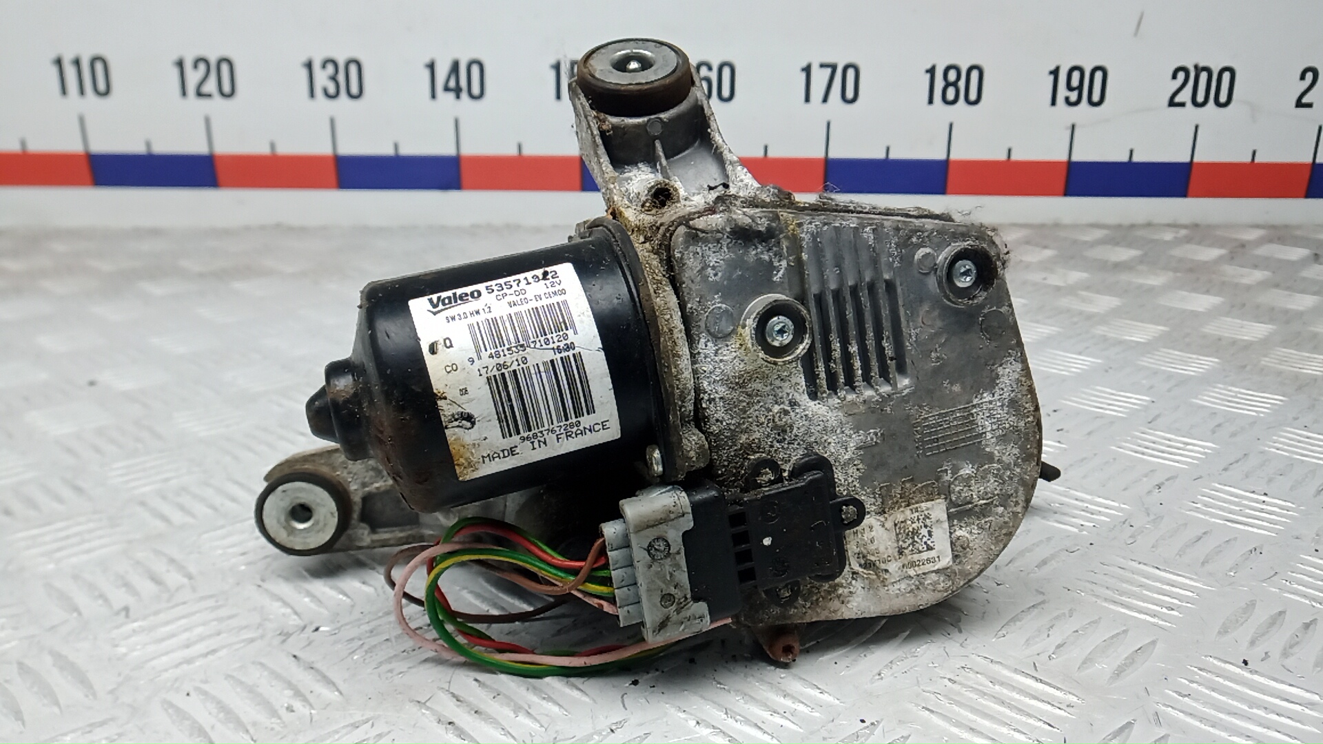 Моторчик стеклоочистителя передний