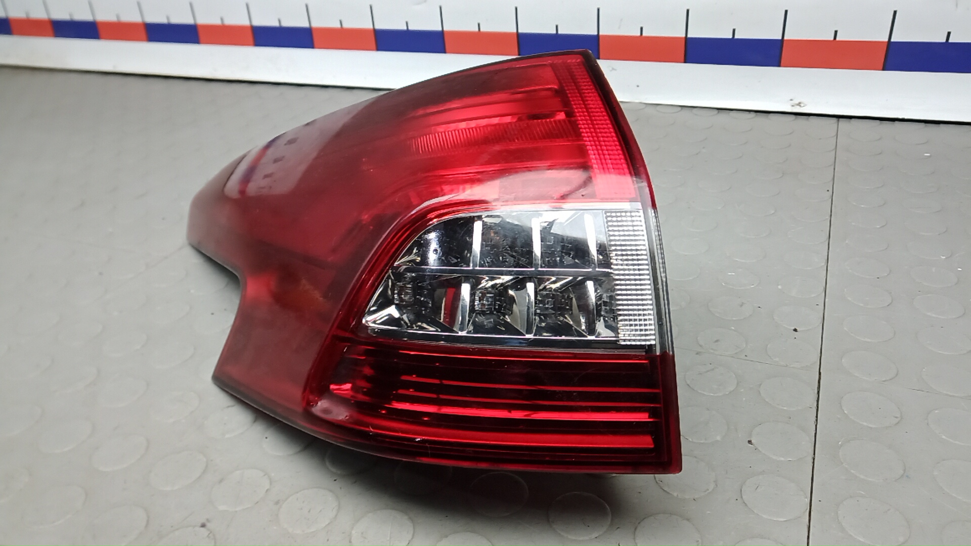 Фонарь задний левый