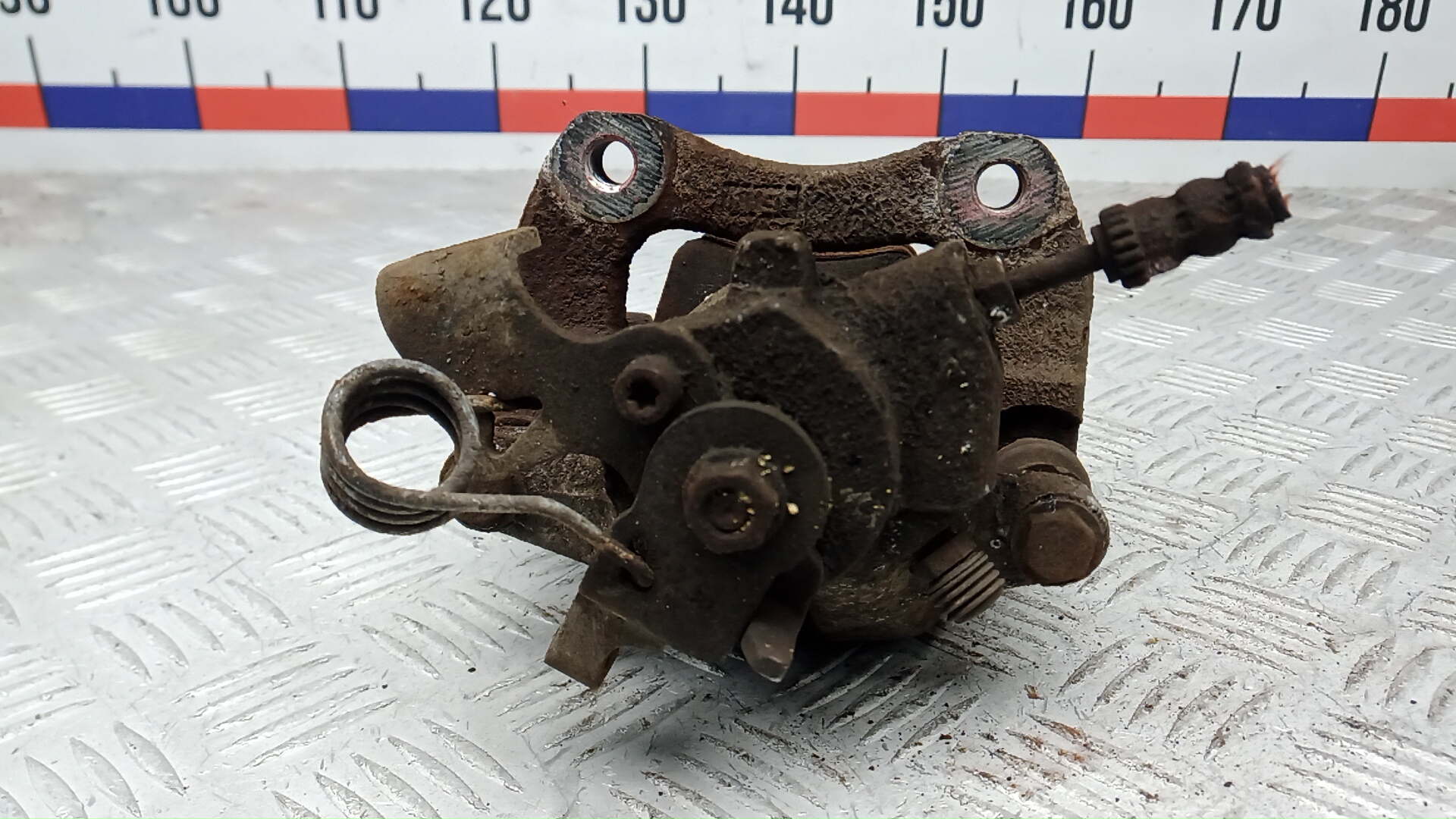 Суппорт задний правый