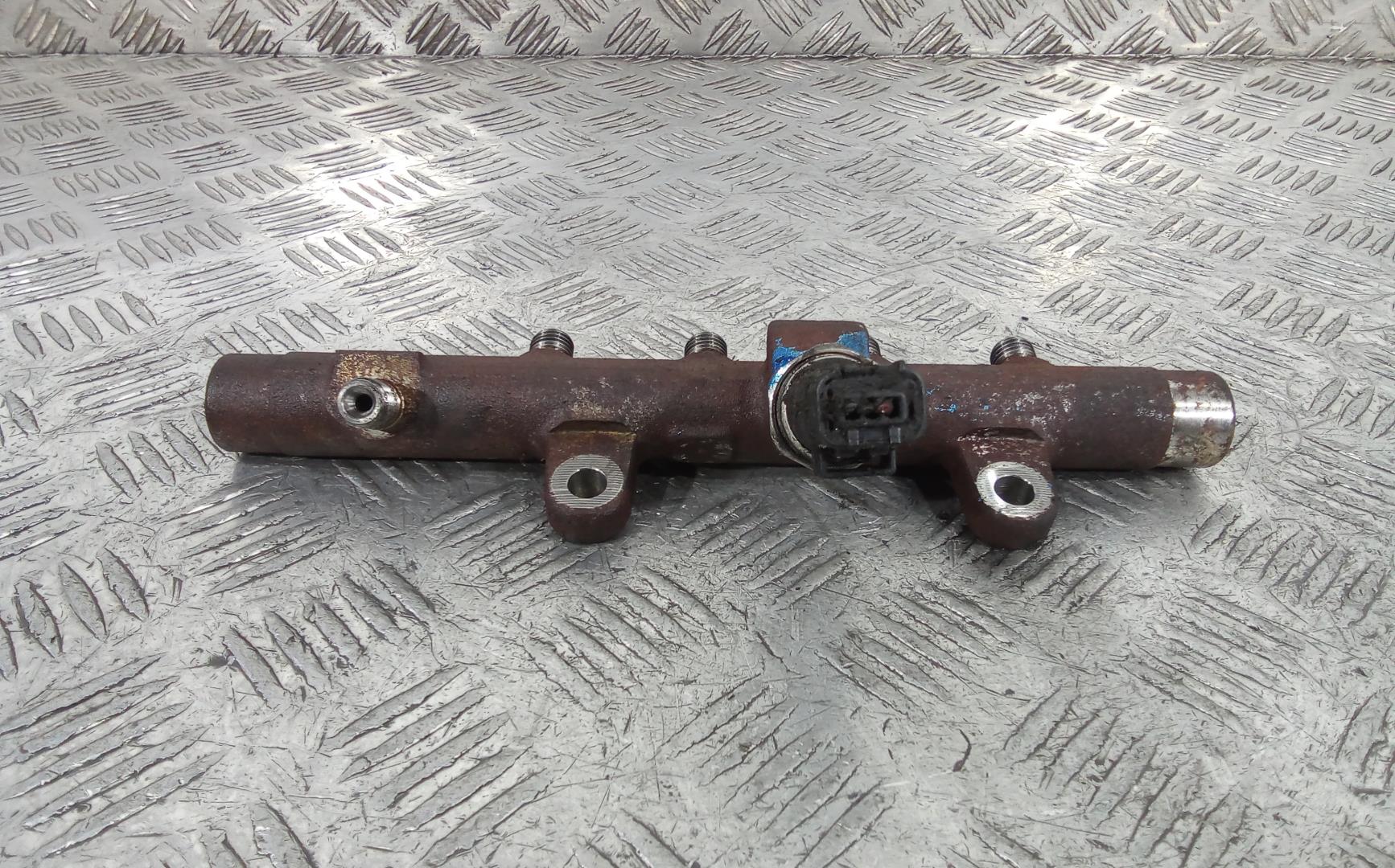 Рейка топливная (рампа)