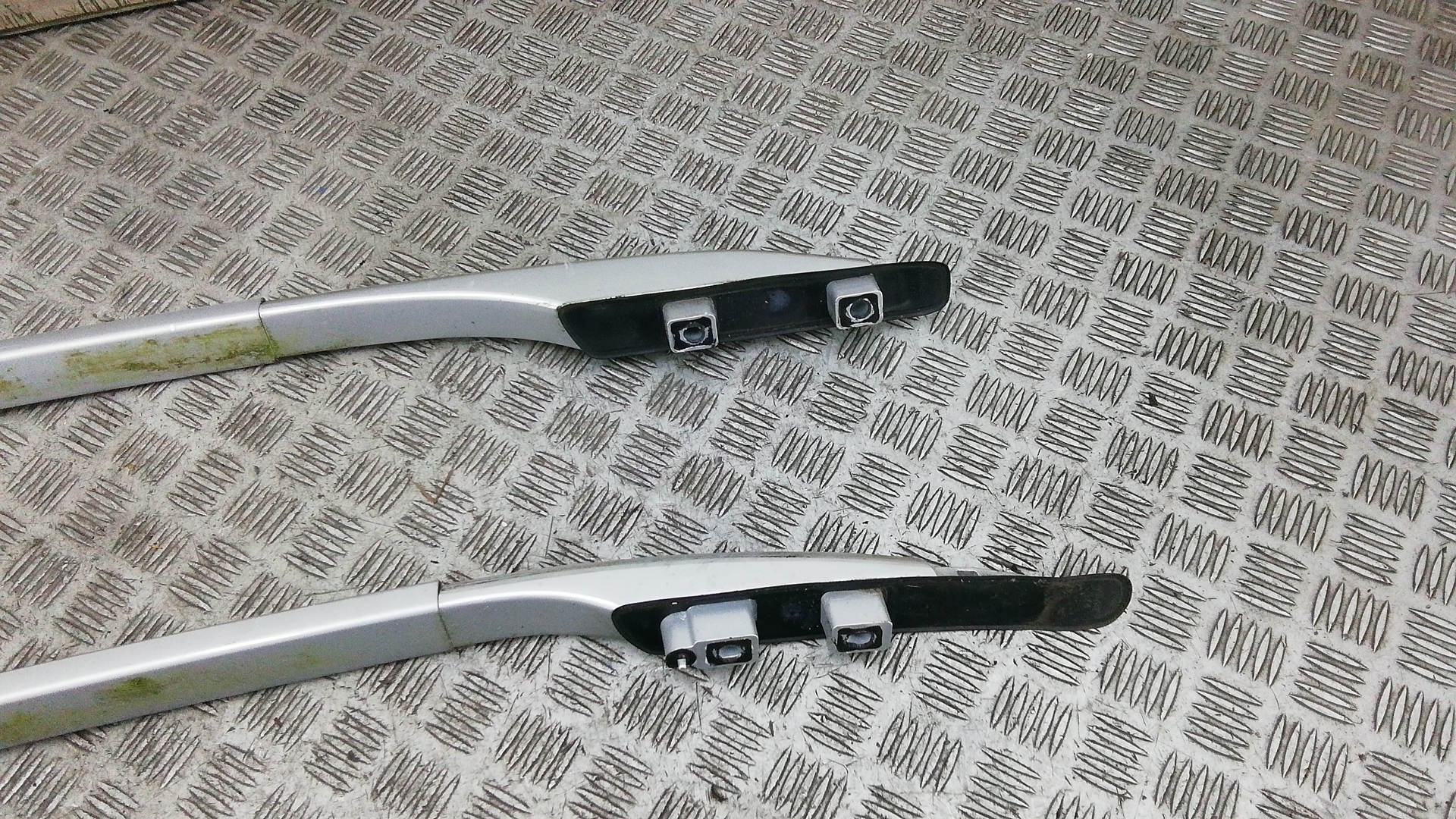 Рейлинги (релинг) к-кт (планки на крышу)