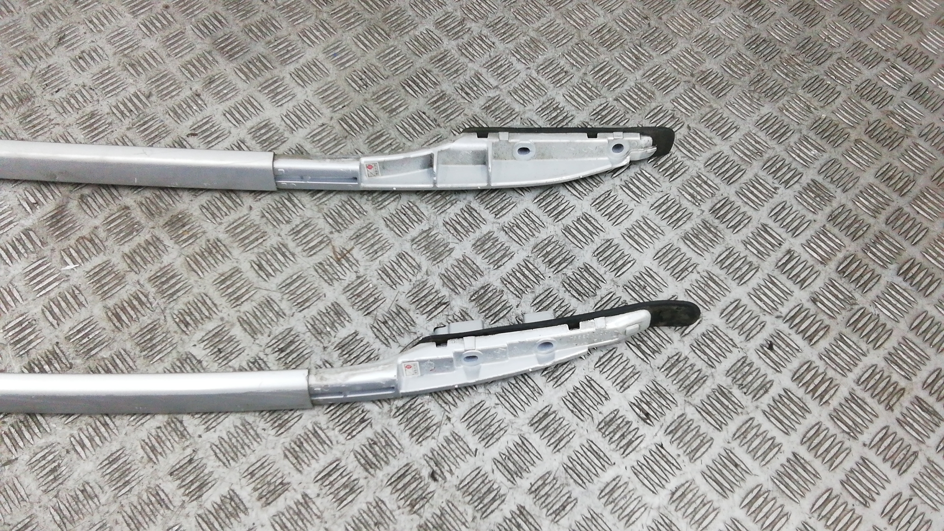 Рейлинги (релинг) к-кт (планки на крышу)