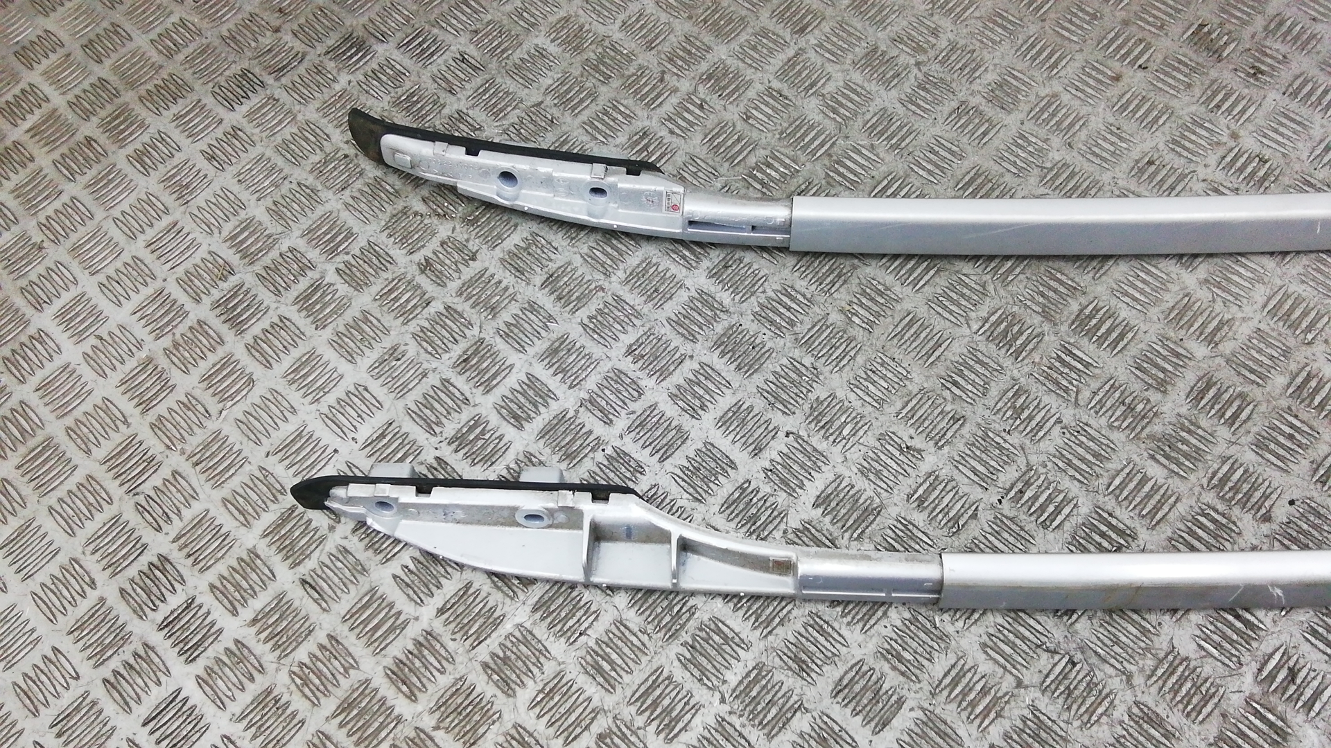 Рейлинги (релинг) к-кт (планки на крышу)