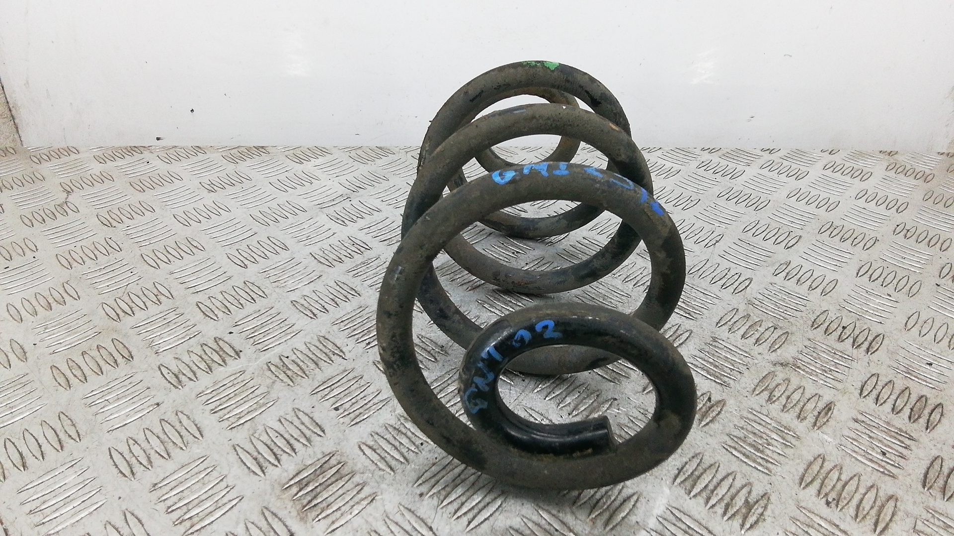 Пружина задняя