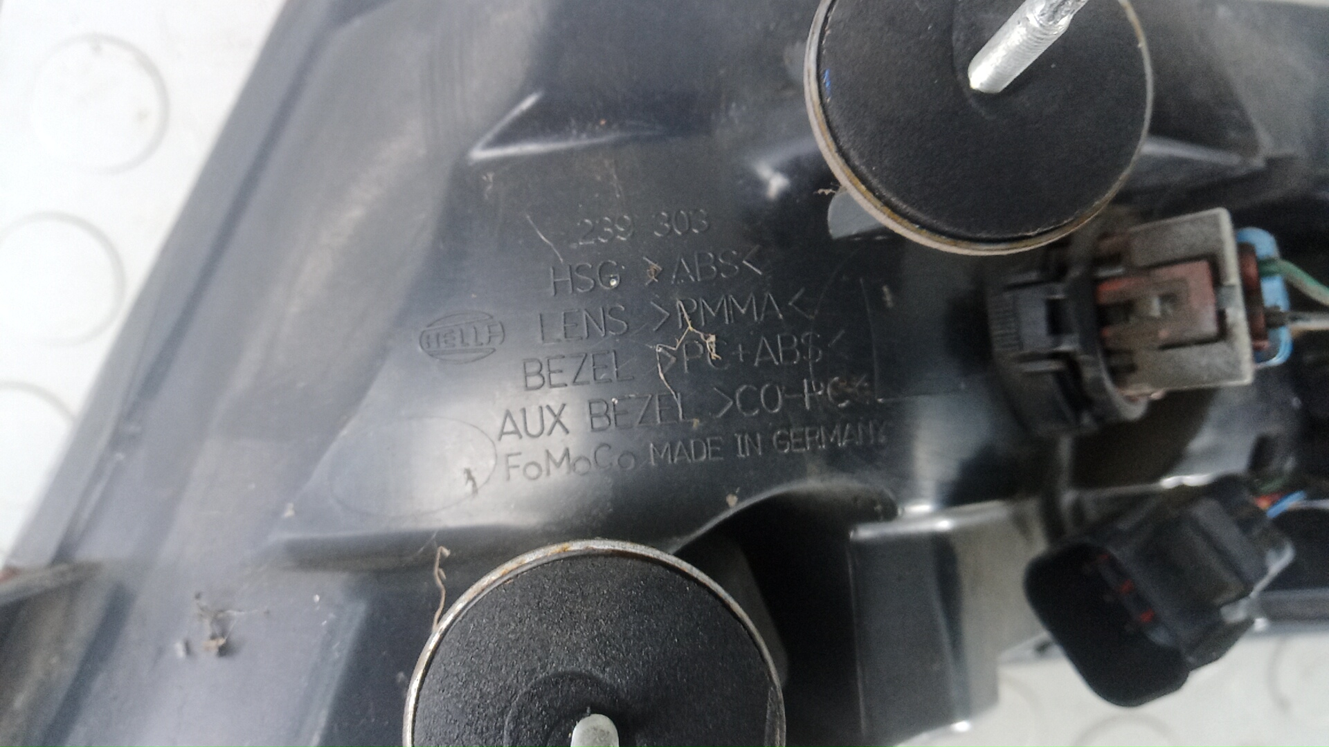 Фонарь задний левый