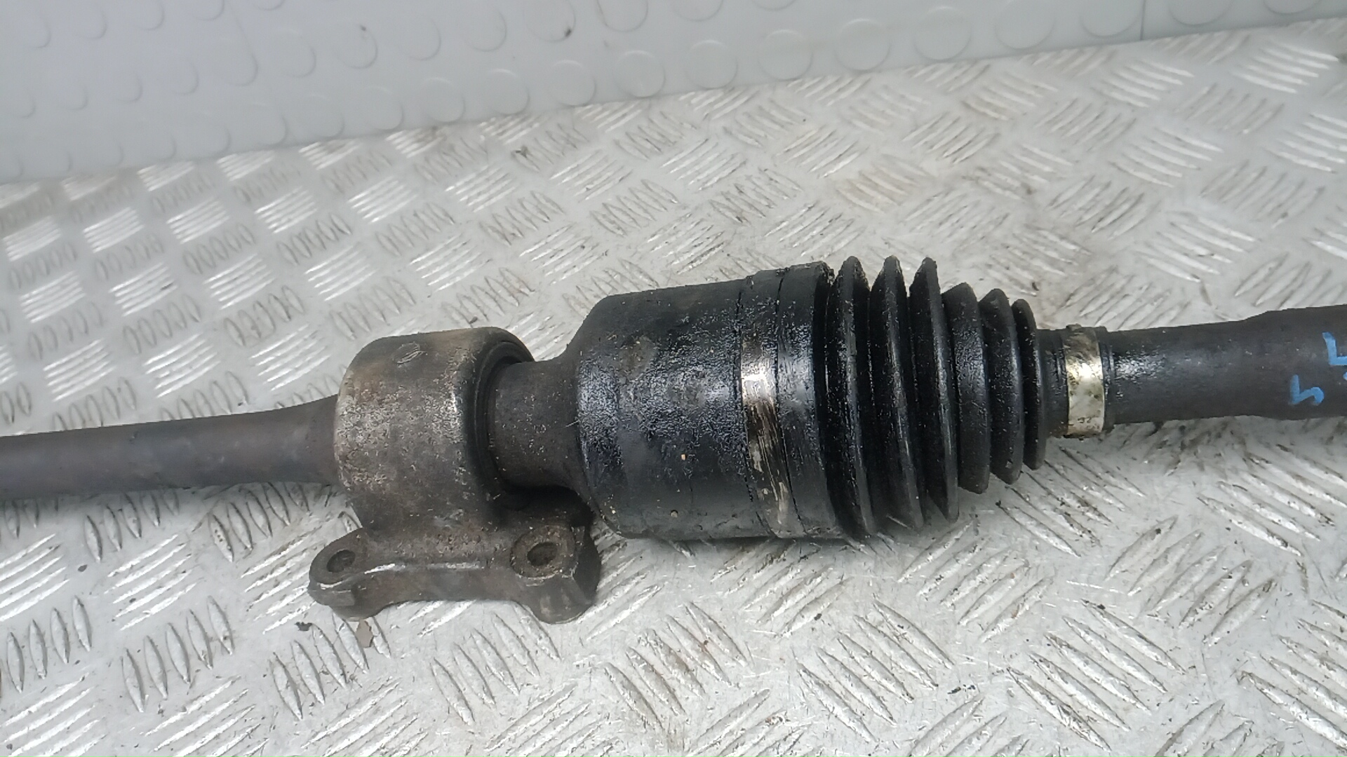 Полуось передняя правая