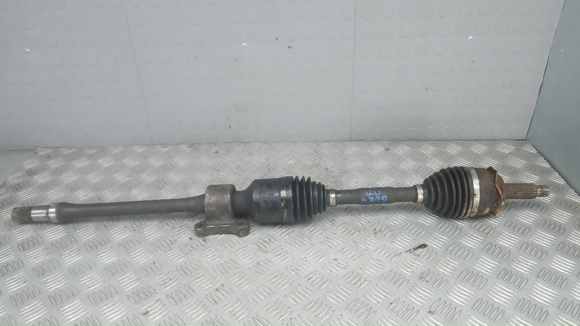 Полуось передняя правая