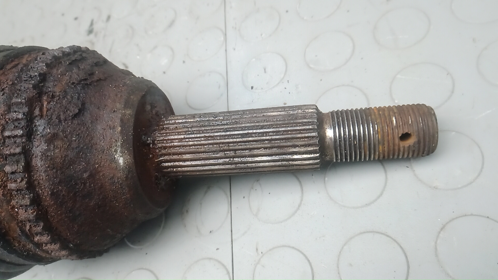 Полуось передняя левая