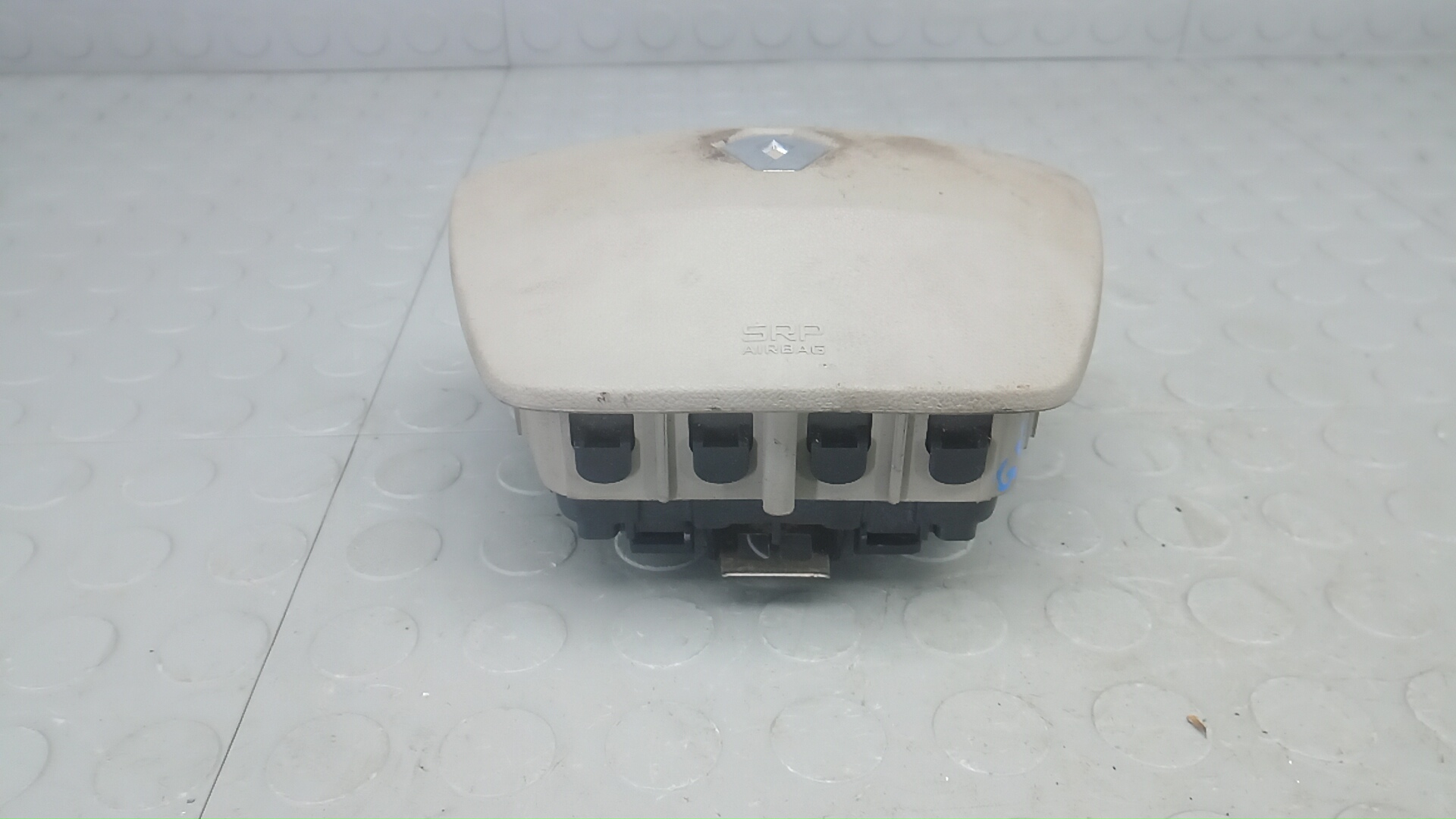 Подушка безопасности в рулевое колесо