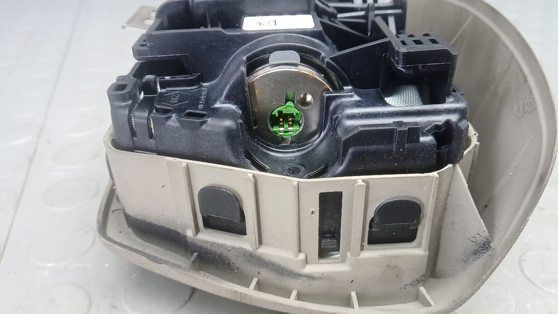 Подушка безопасности в рулевое колесо