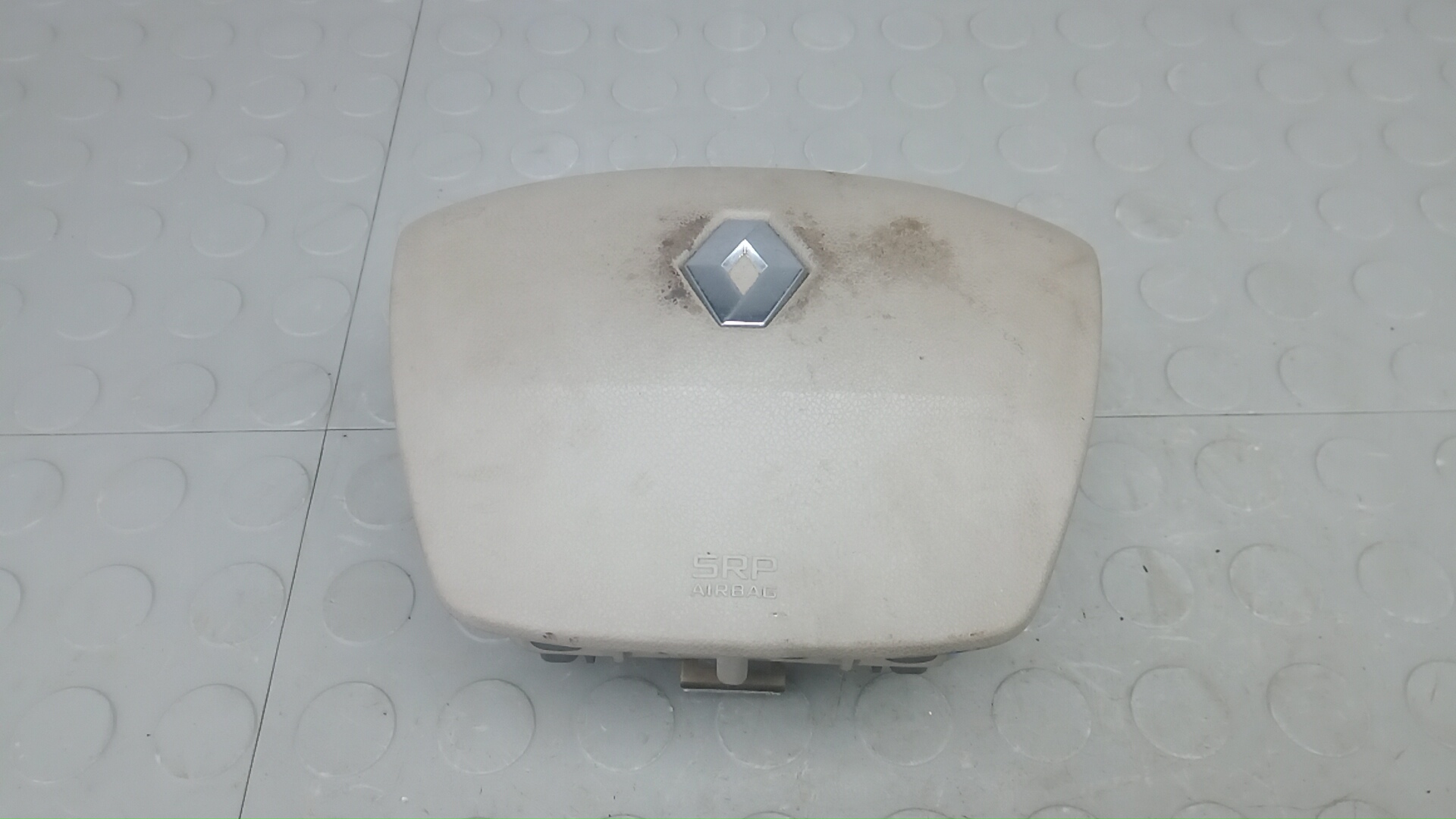 Подушка безопасности в рулевое колесо