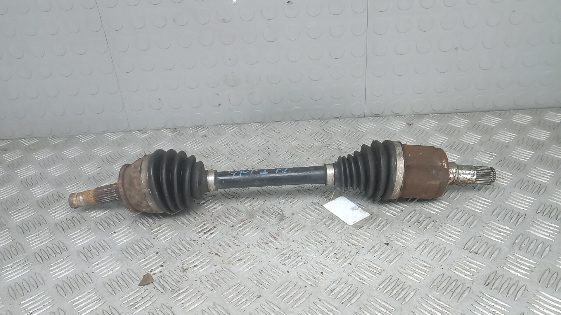 Полуось передняя левая