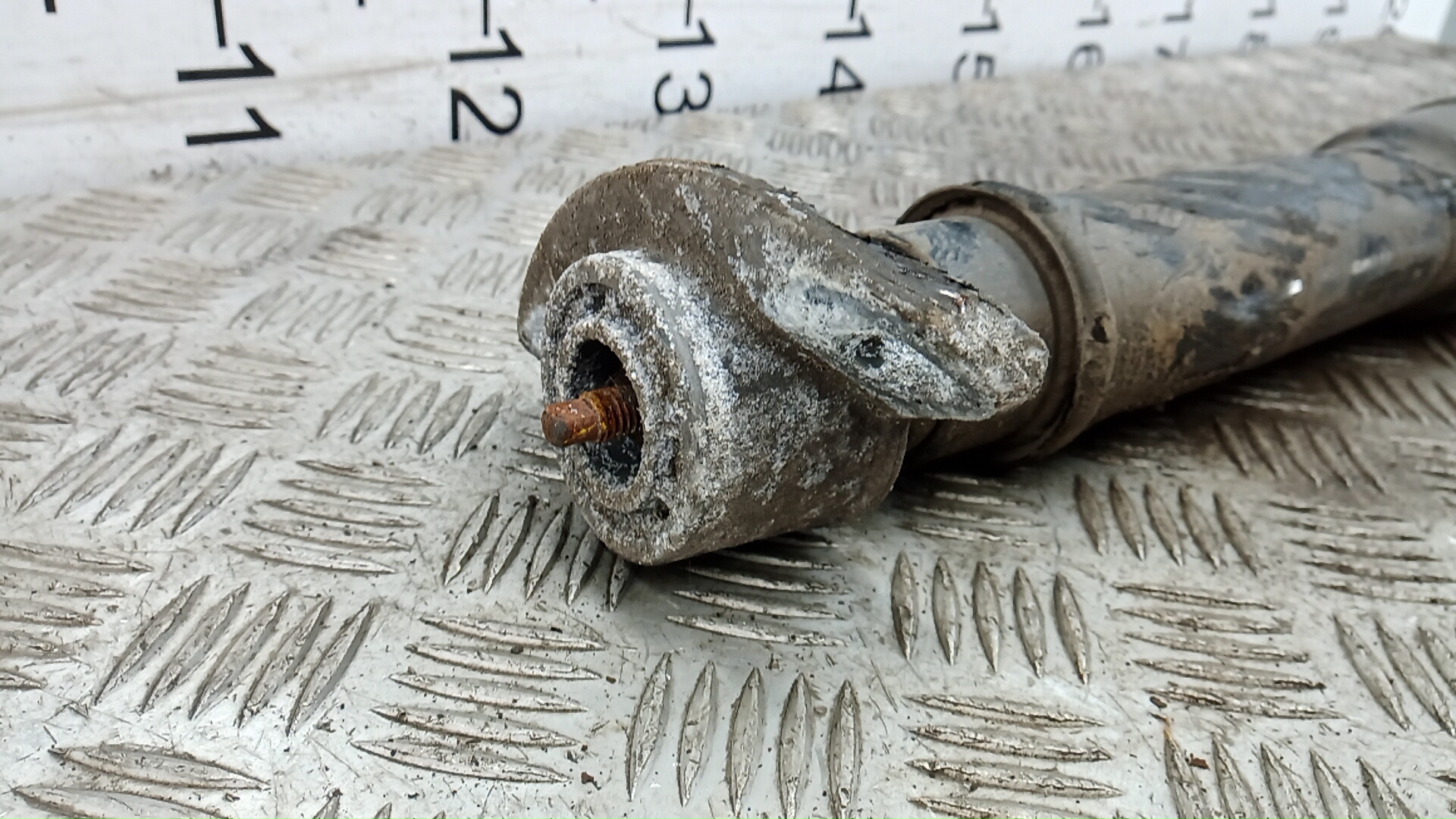 Амортизатор задний (стойка)