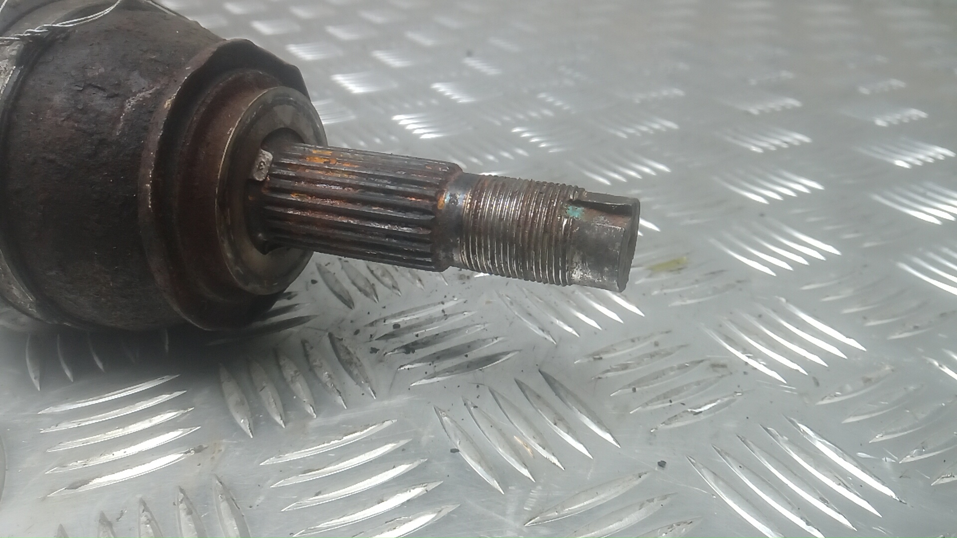 Полуось передняя правая