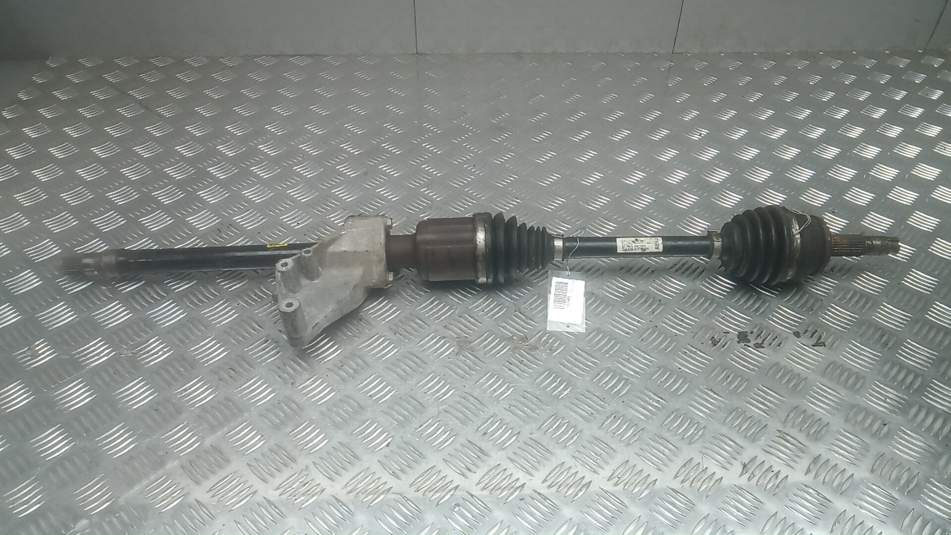 Полуось передняя правая