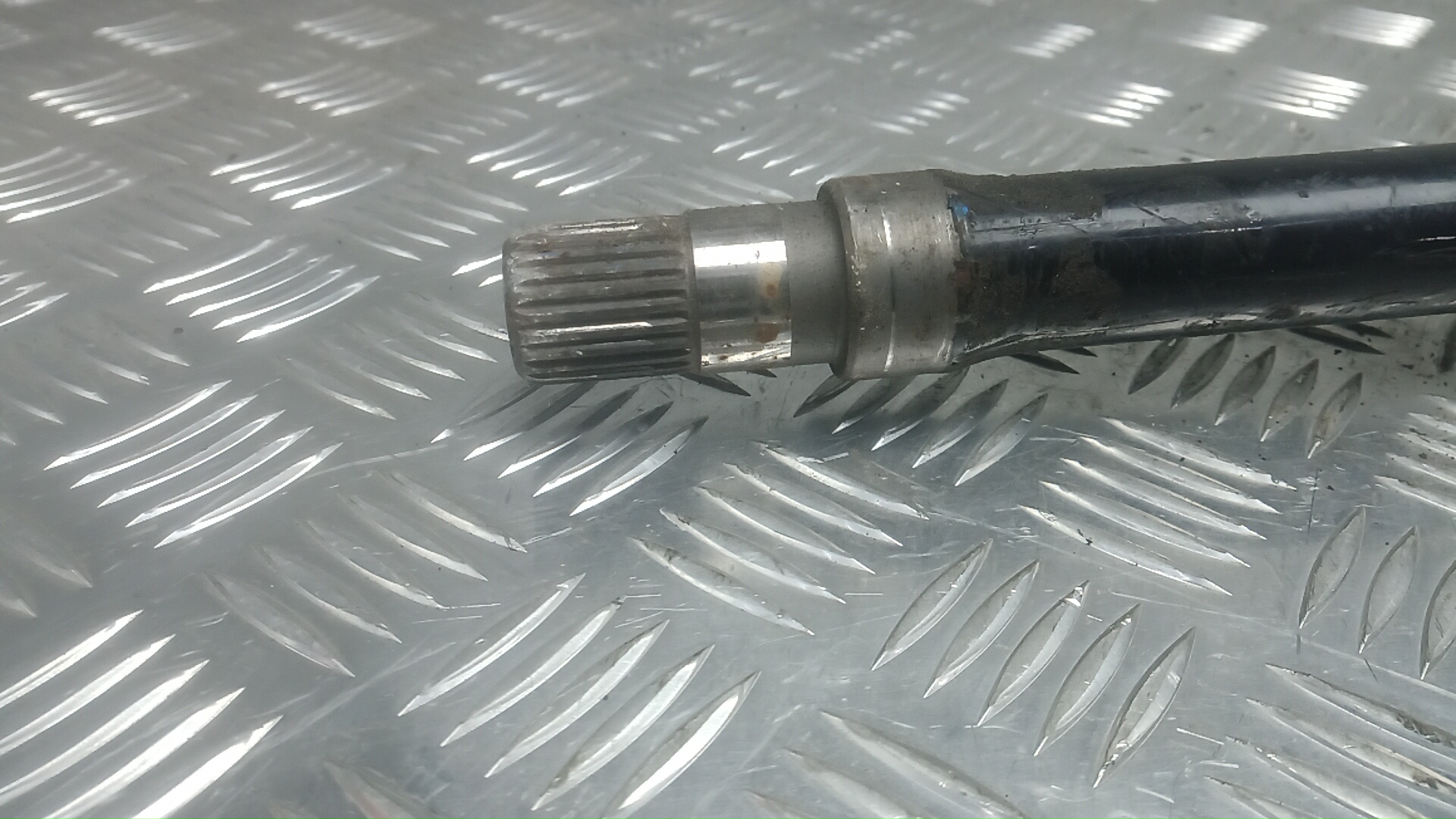 Полуось передняя правая