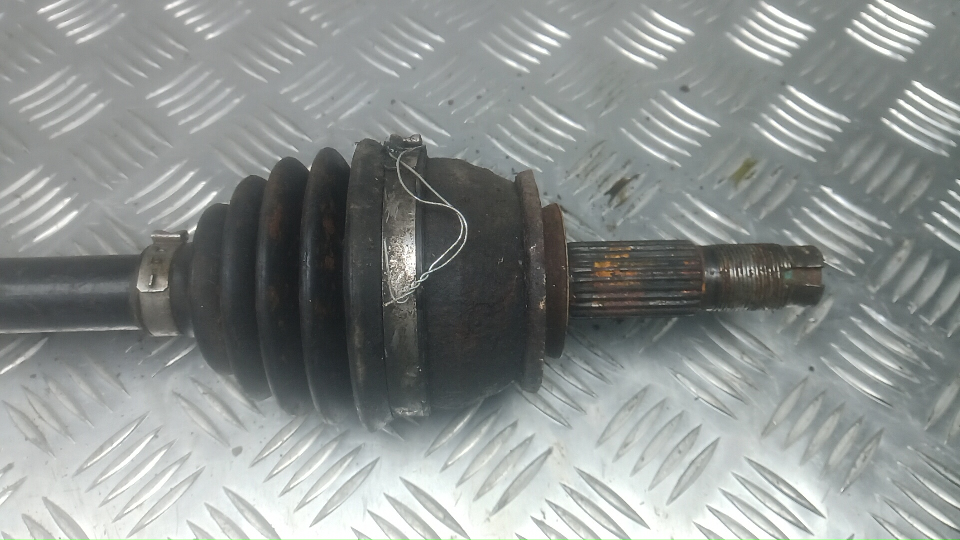 Полуось передняя правая