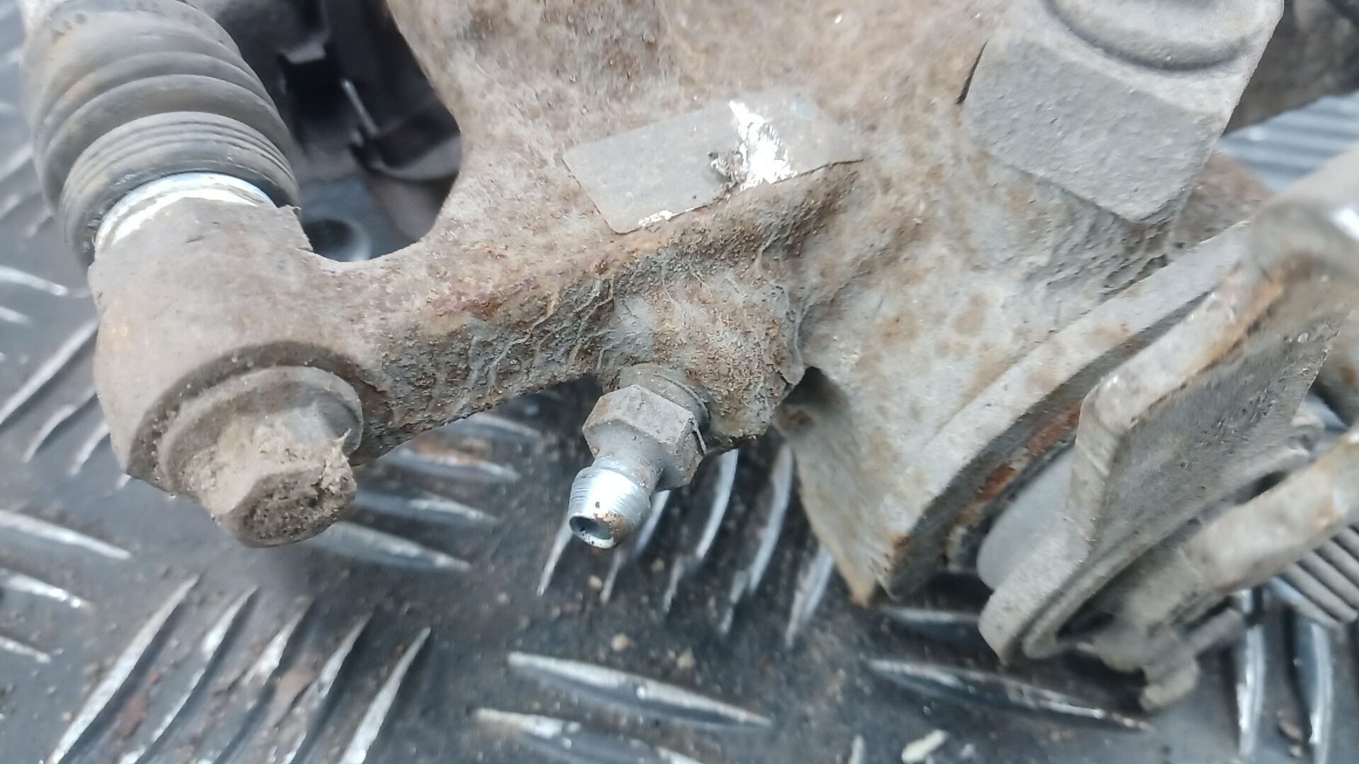 Суппорт задний правый