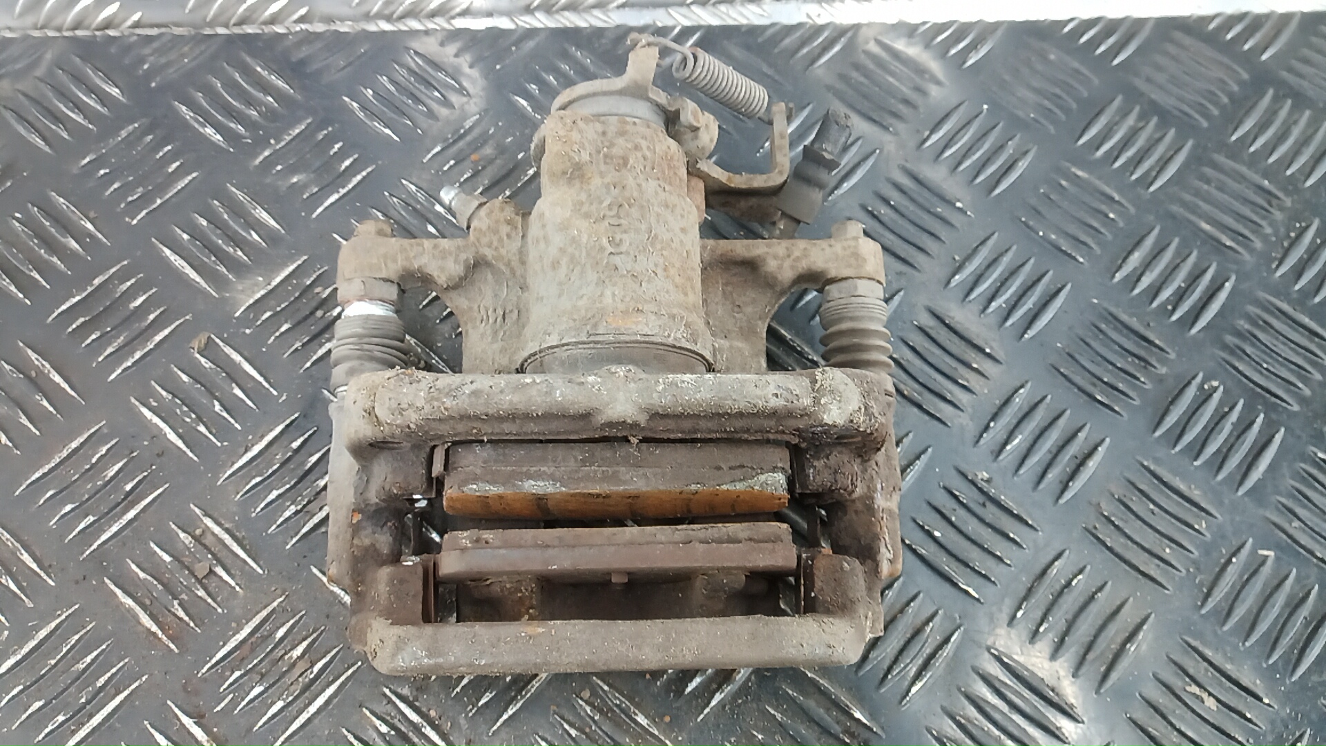 Суппорт задний правый