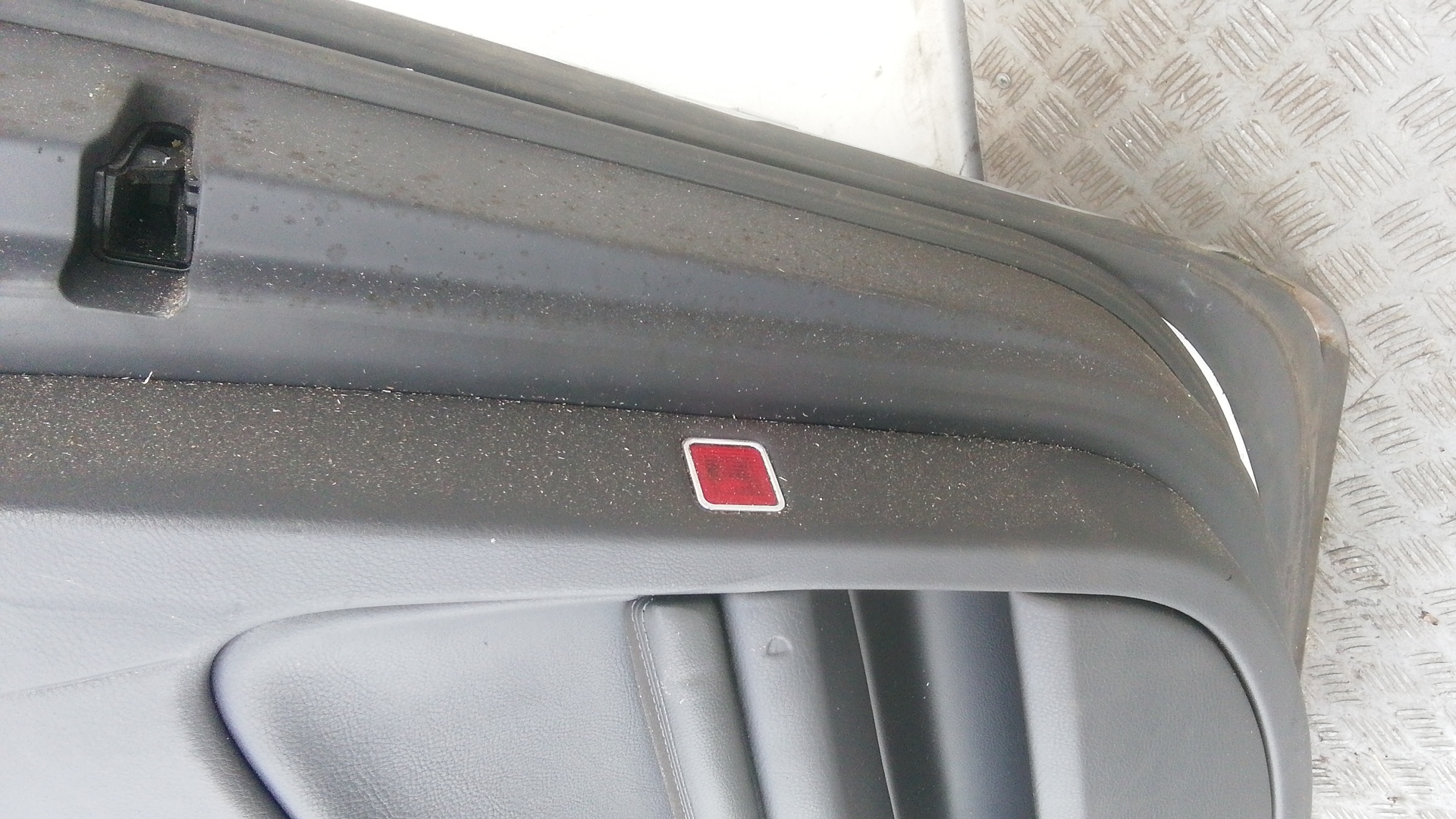 Дверь задняя правая