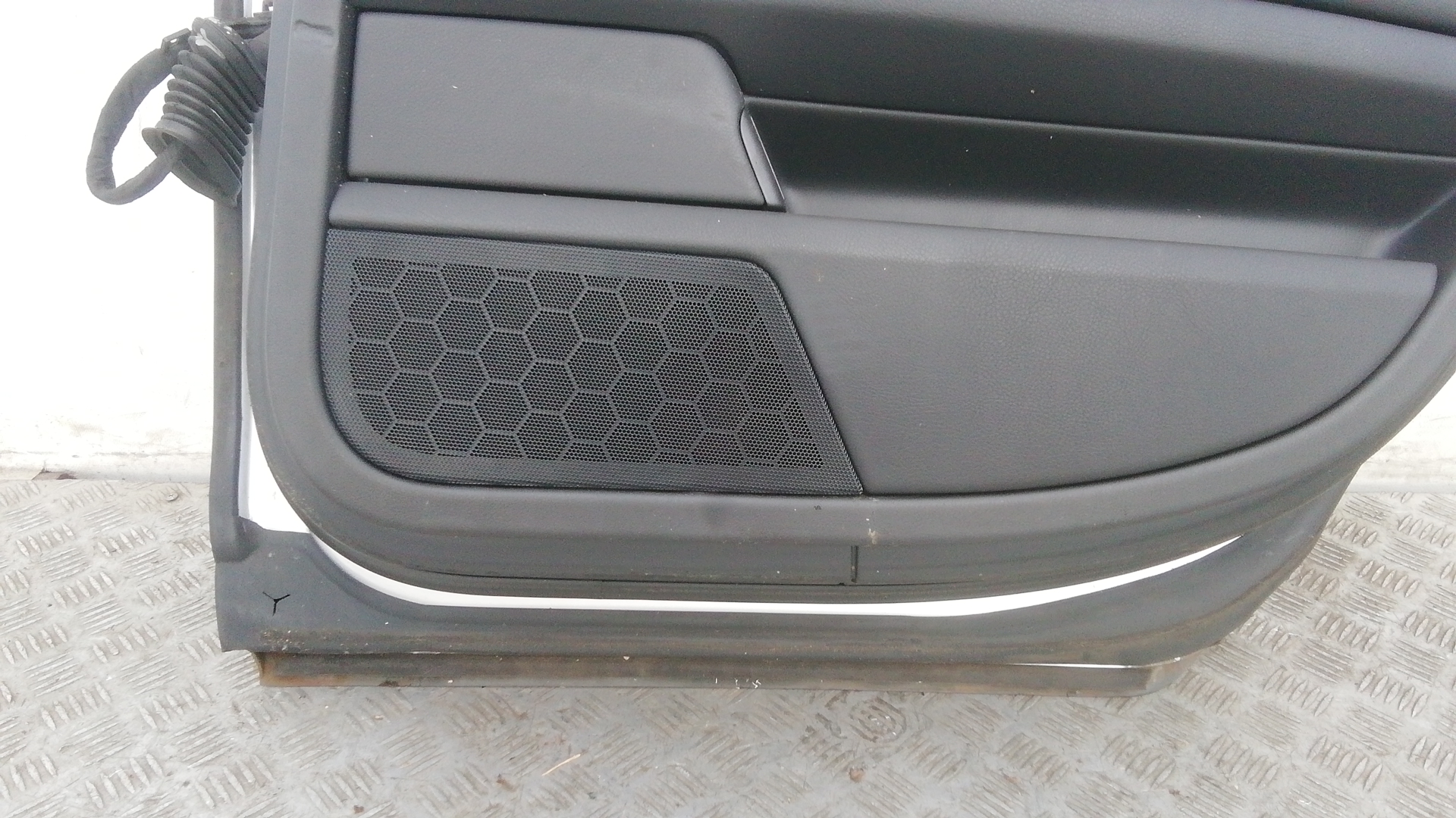 Дверь задняя правая