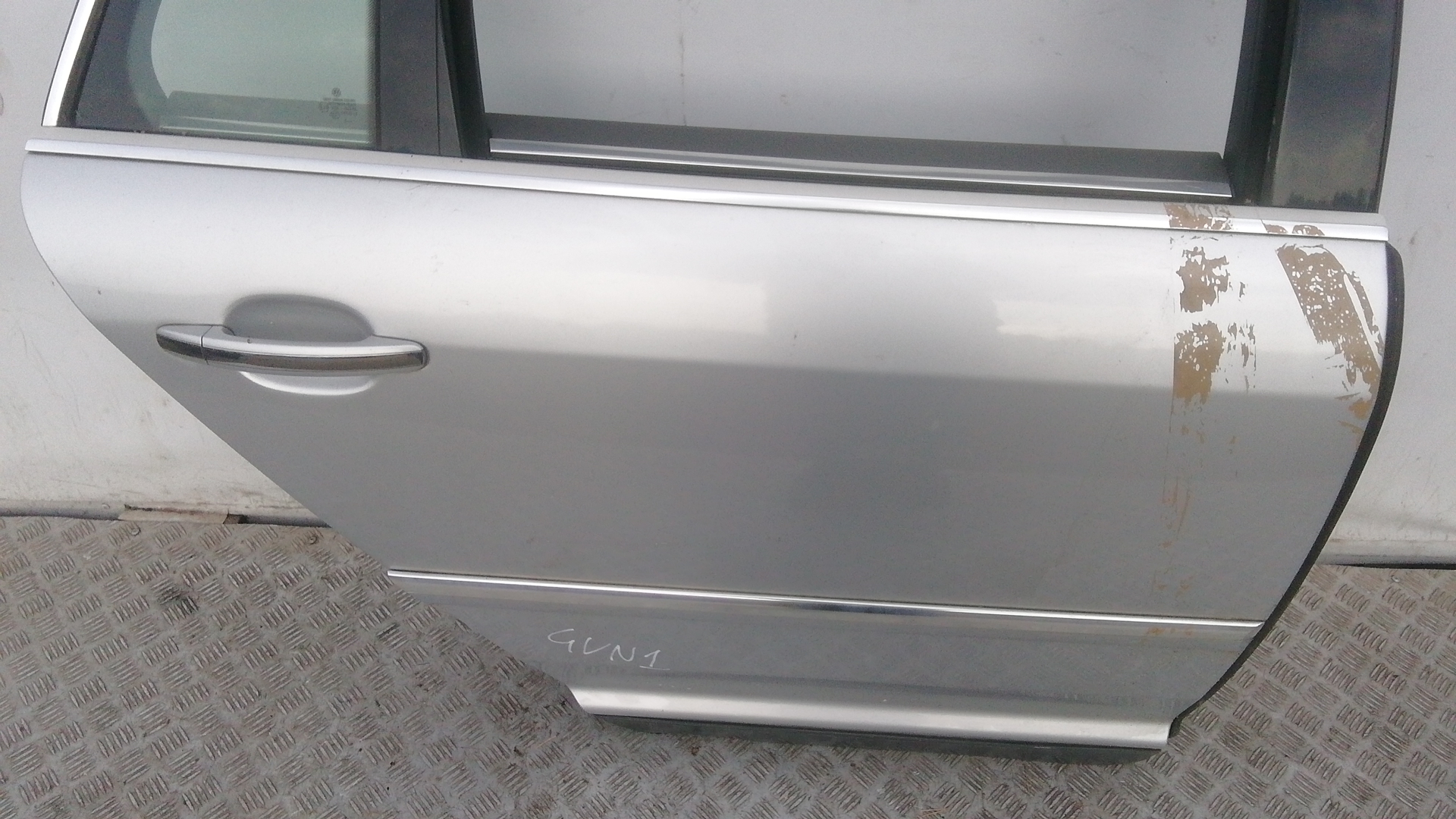 Дверь задняя правая