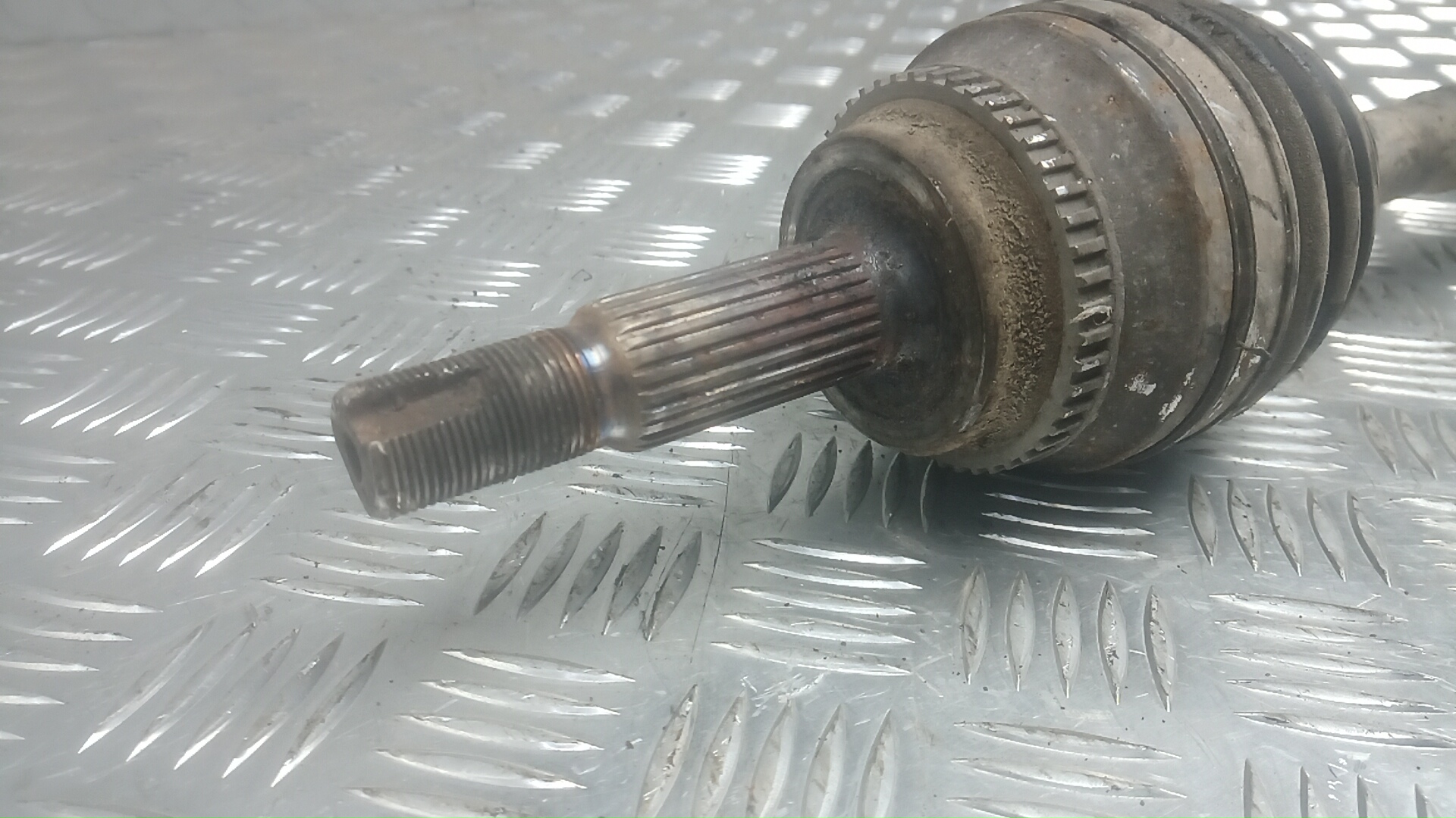 Полуось передняя правая