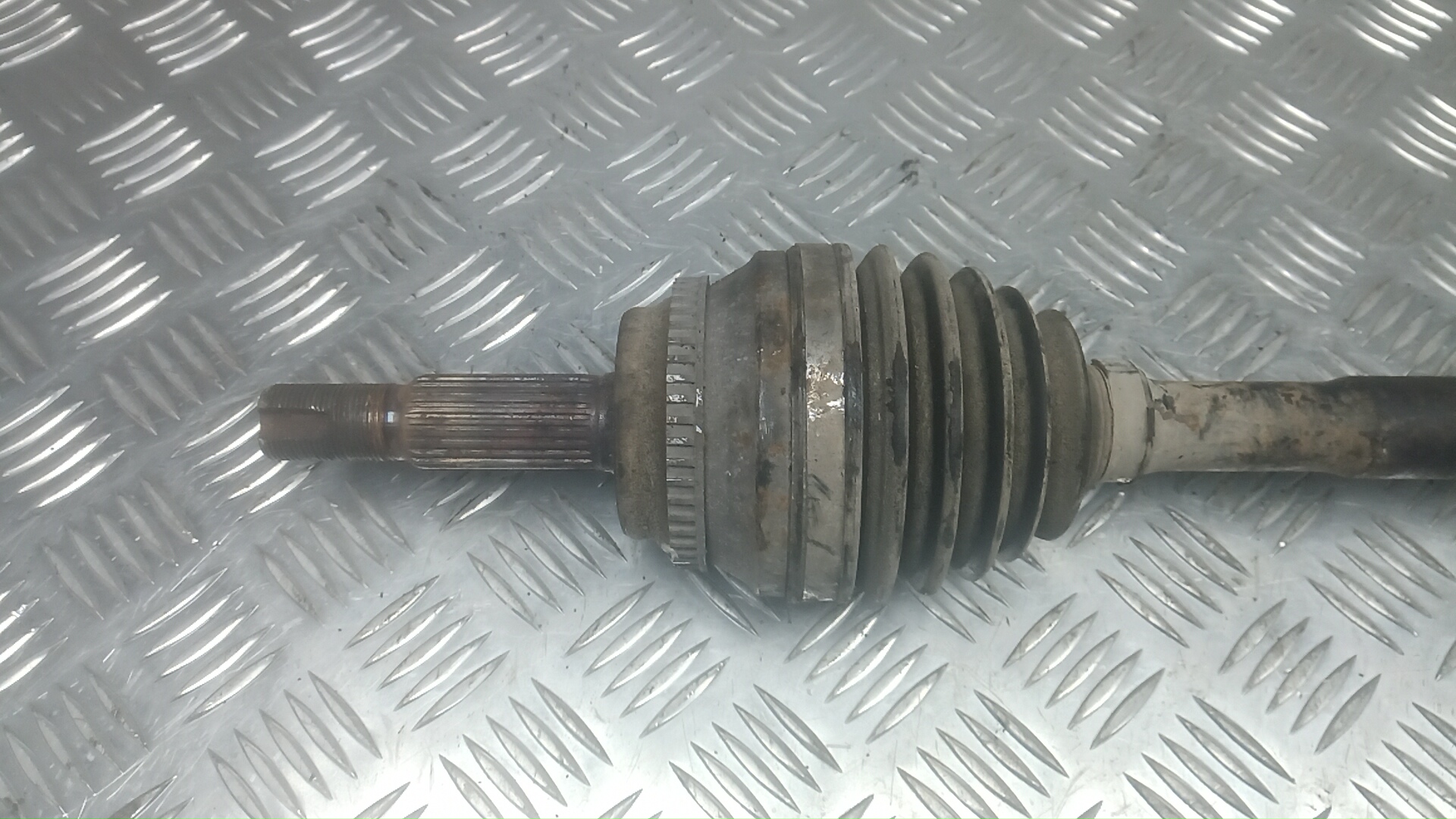 Полуось передняя правая