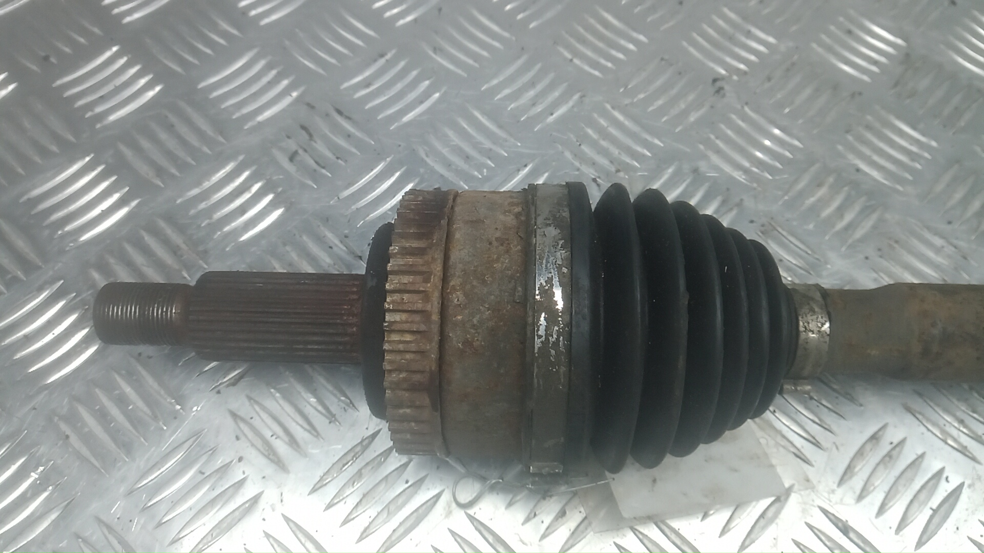 Полуось передняя правая