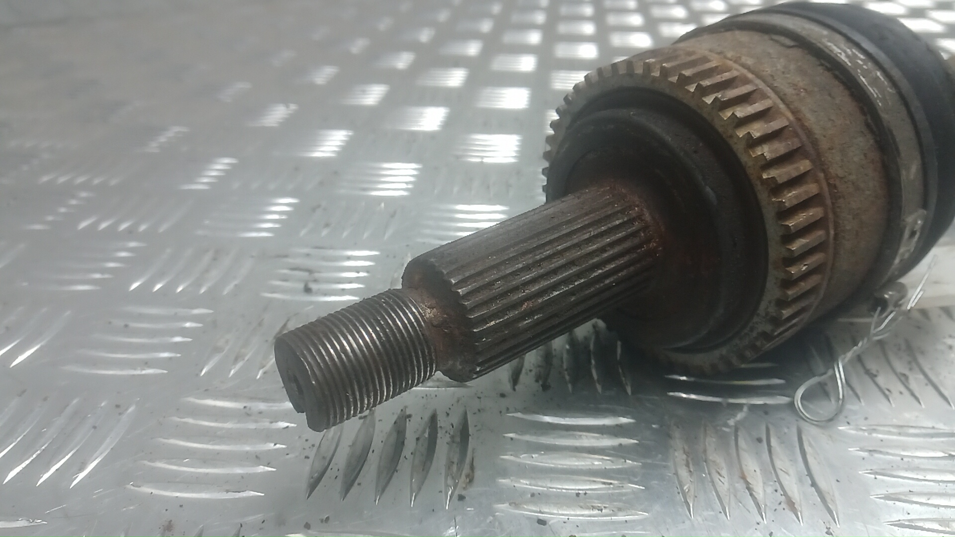 Полуось передняя правая