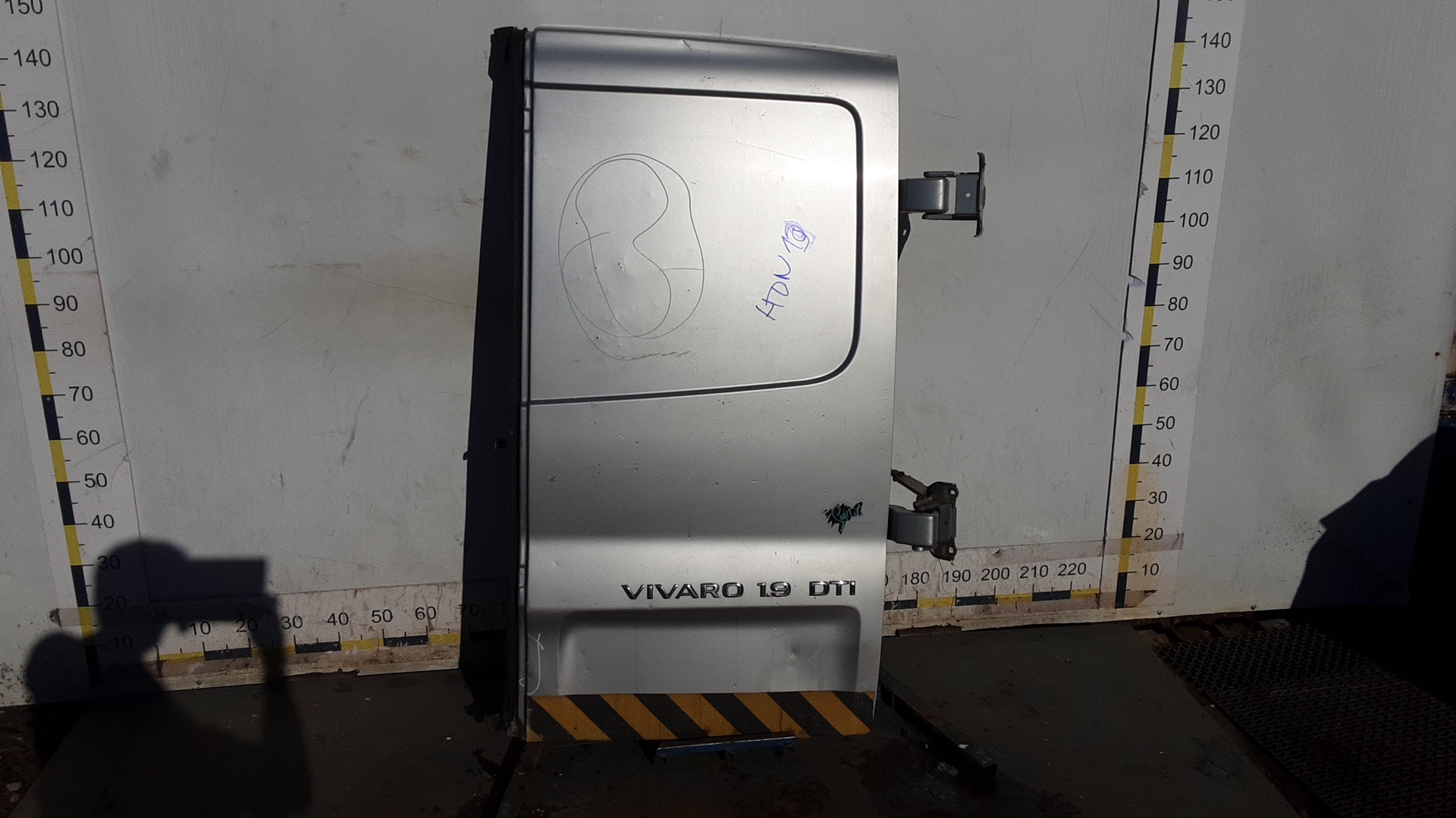 Дверь багажника правая