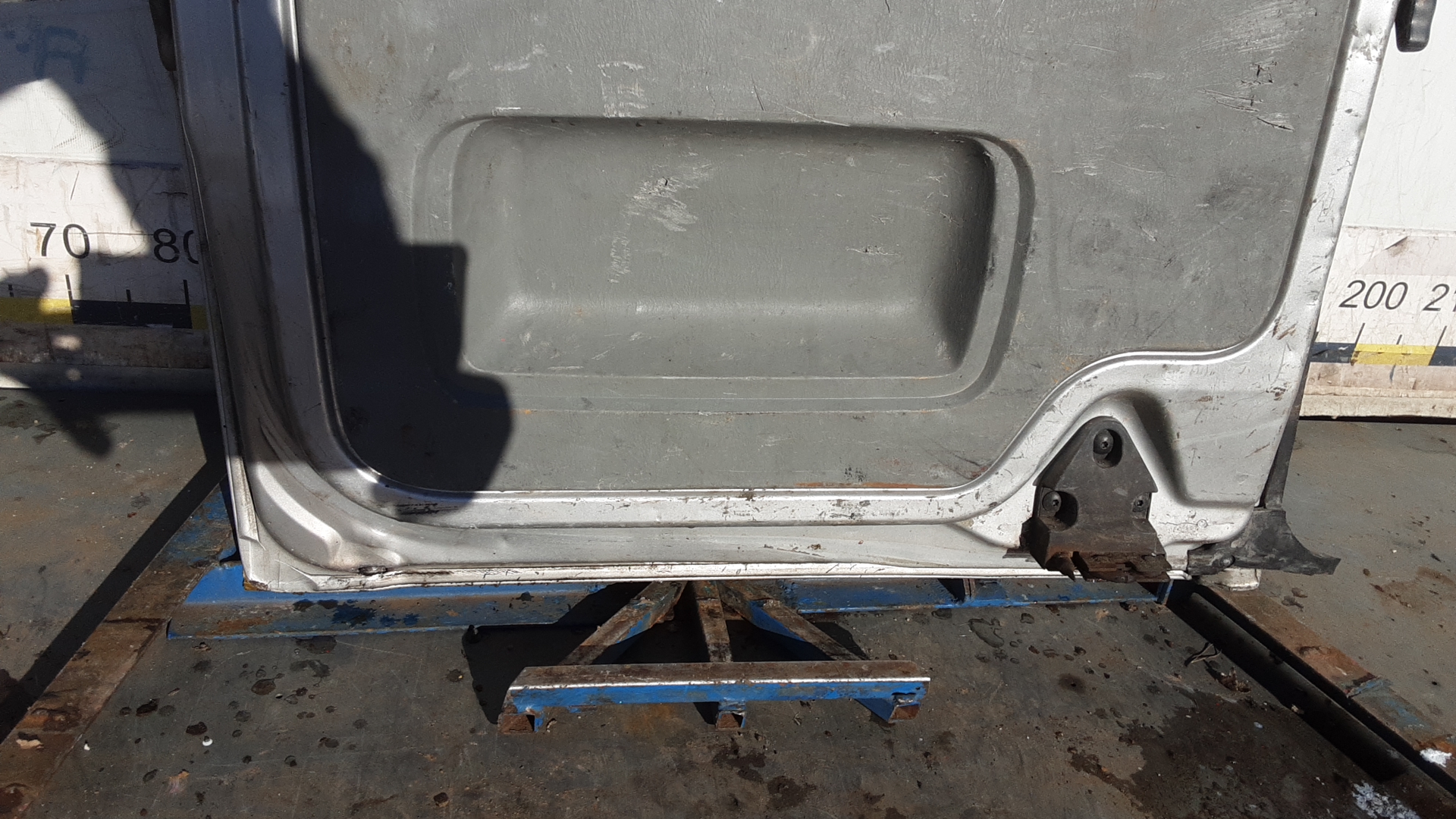 Дверь багажника правая