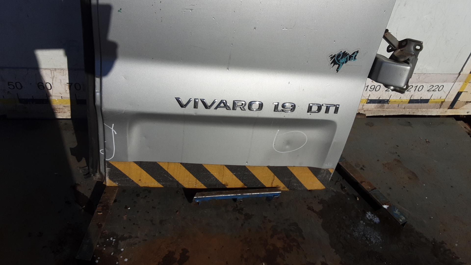 Дверь багажника правая