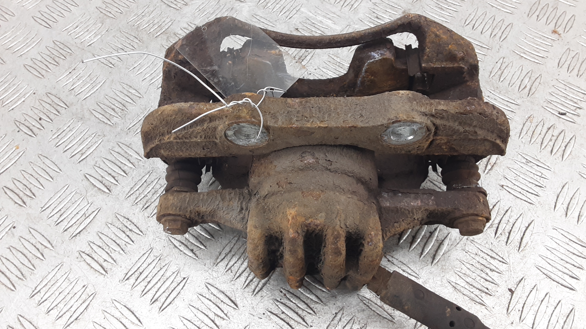 Суппорт передний левый