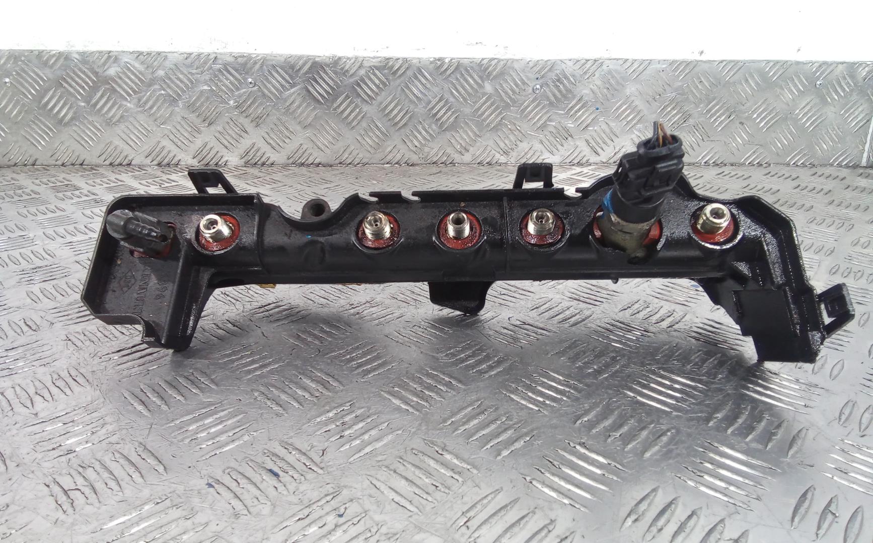 Рейка топливная (рампа)